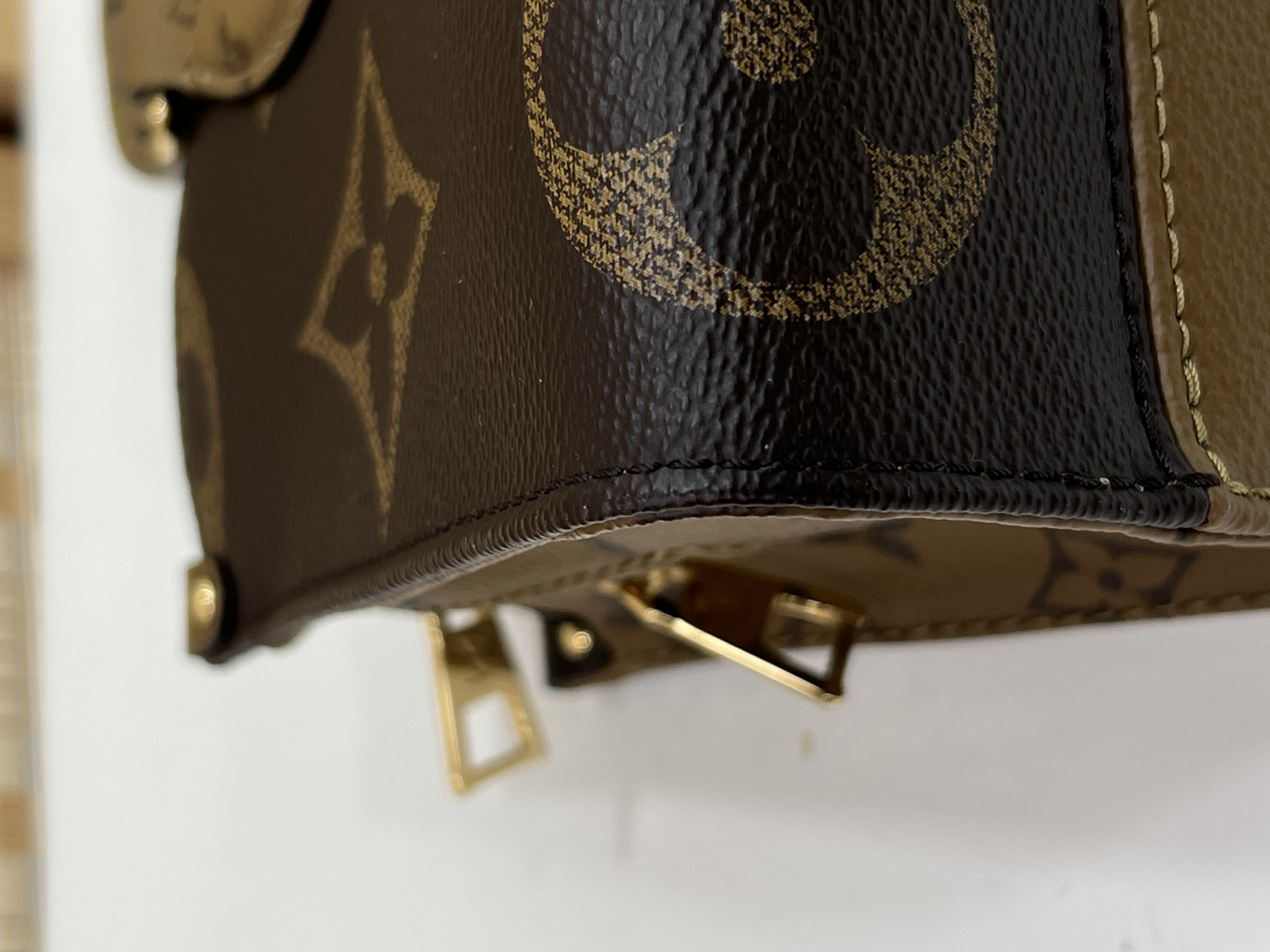 直播貨品 |  [1個-$100 2個-$300］GG52