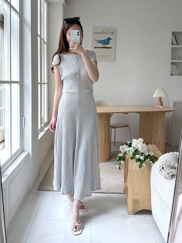 Elea Ribbed Flowy Dress (Mint)