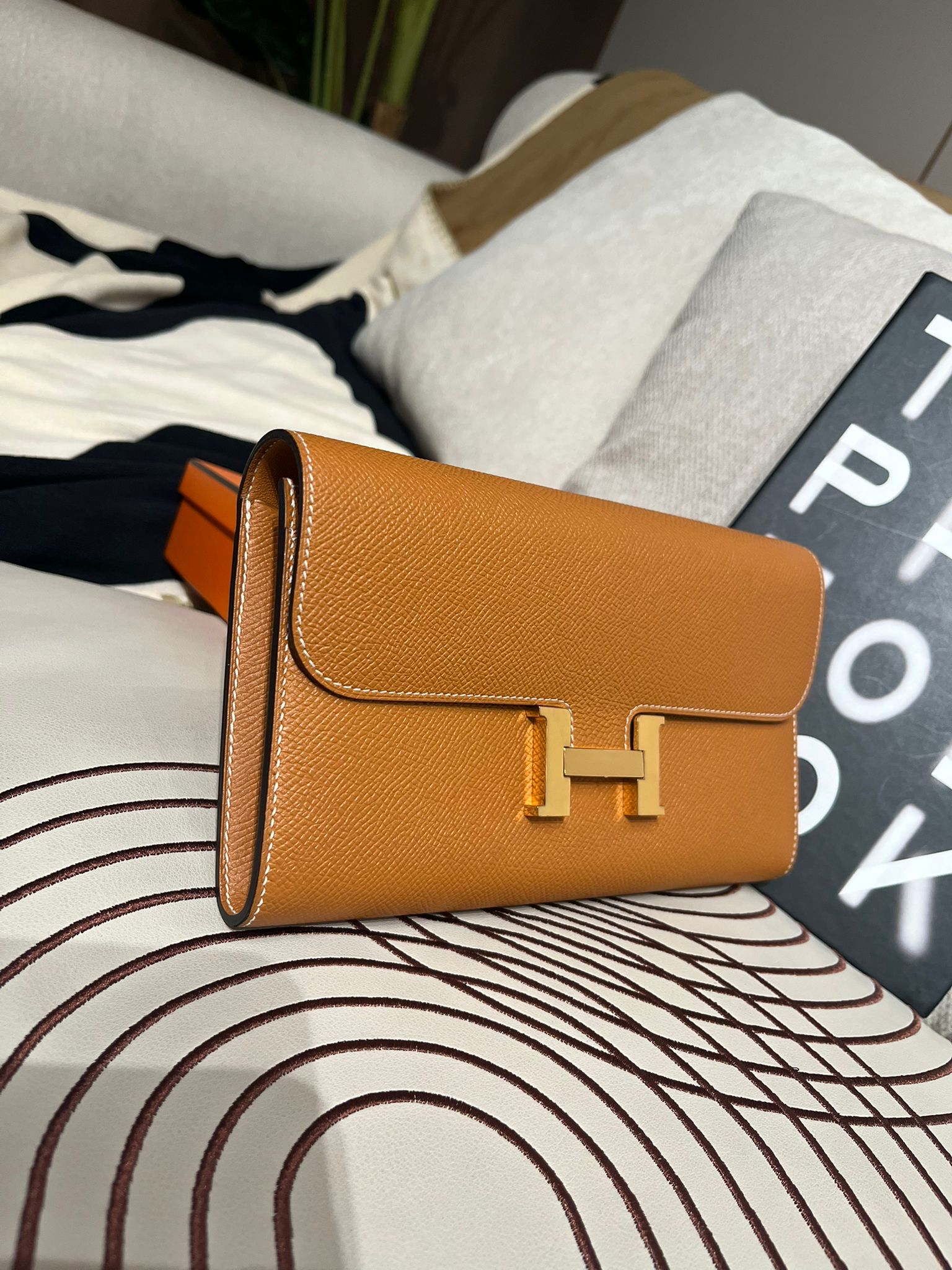Hermes Constance Wallet Stamp X Gold 金金100%Authentic, 98%New ✅Box