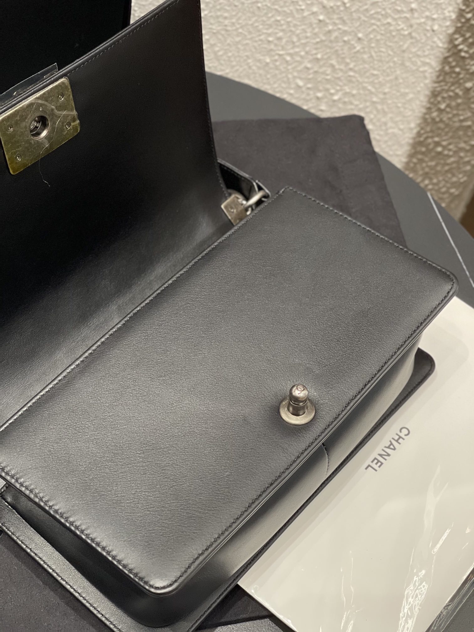 Unsed item boy chanel calf skin 26032701