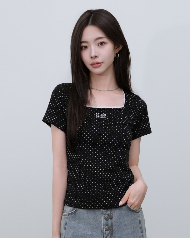 MuahMuah SQUARE NECK DOT HALF SLEEVE