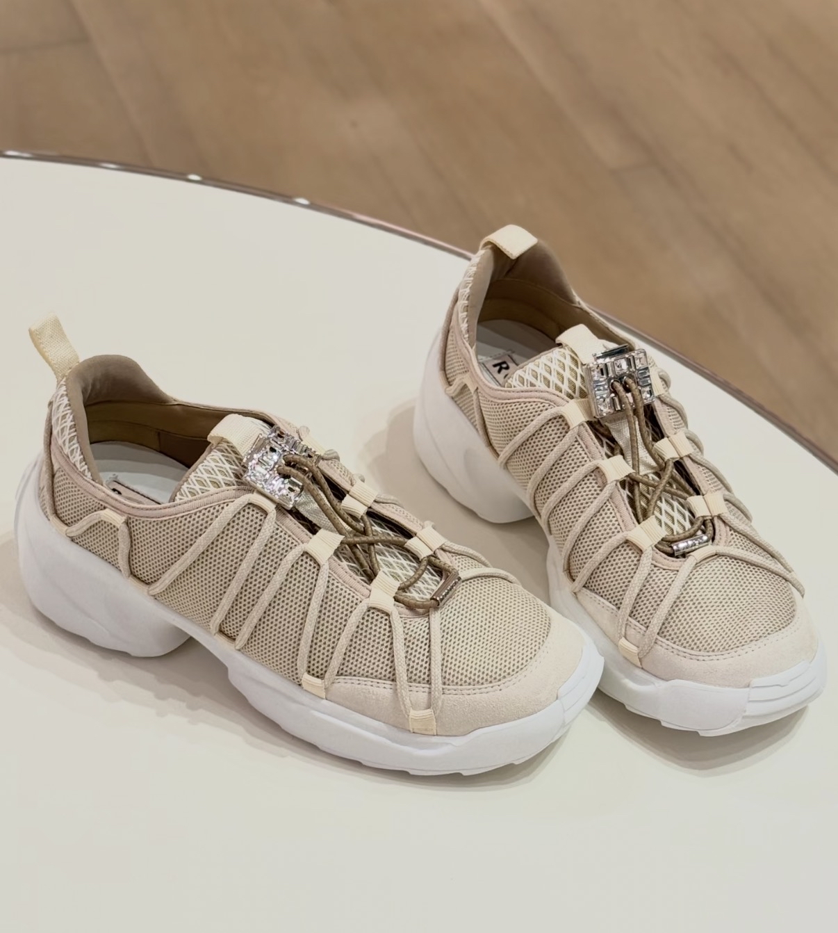 限時優惠‼️新色🆕訂貨🍒RV Viv’ Zag 小鑽扣sneaker  自帶增高6cm 😍 Size 35-39/40