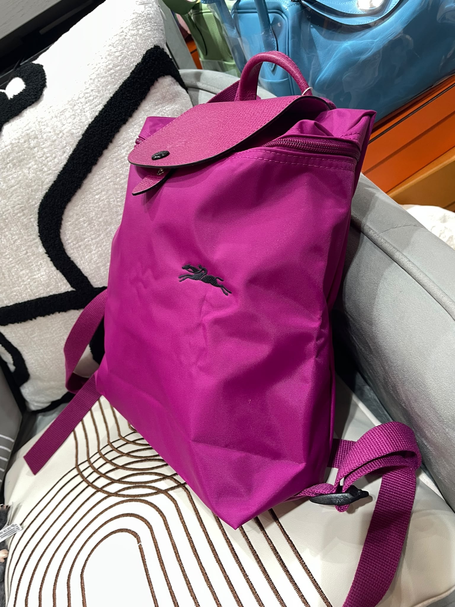 Longchamp Nylon Backpack 100%Authentic,98%New