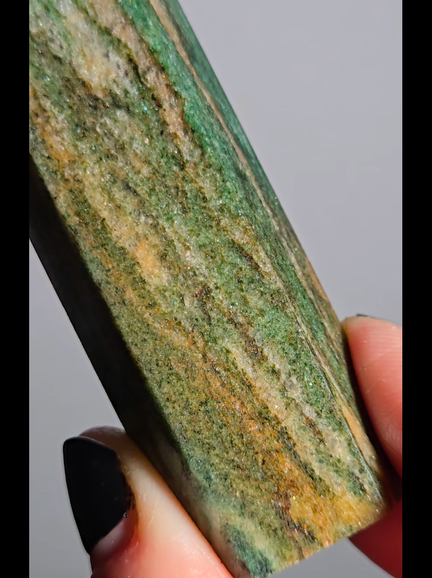 Sparkly green and golden mica fuchsite tower - MCA64
