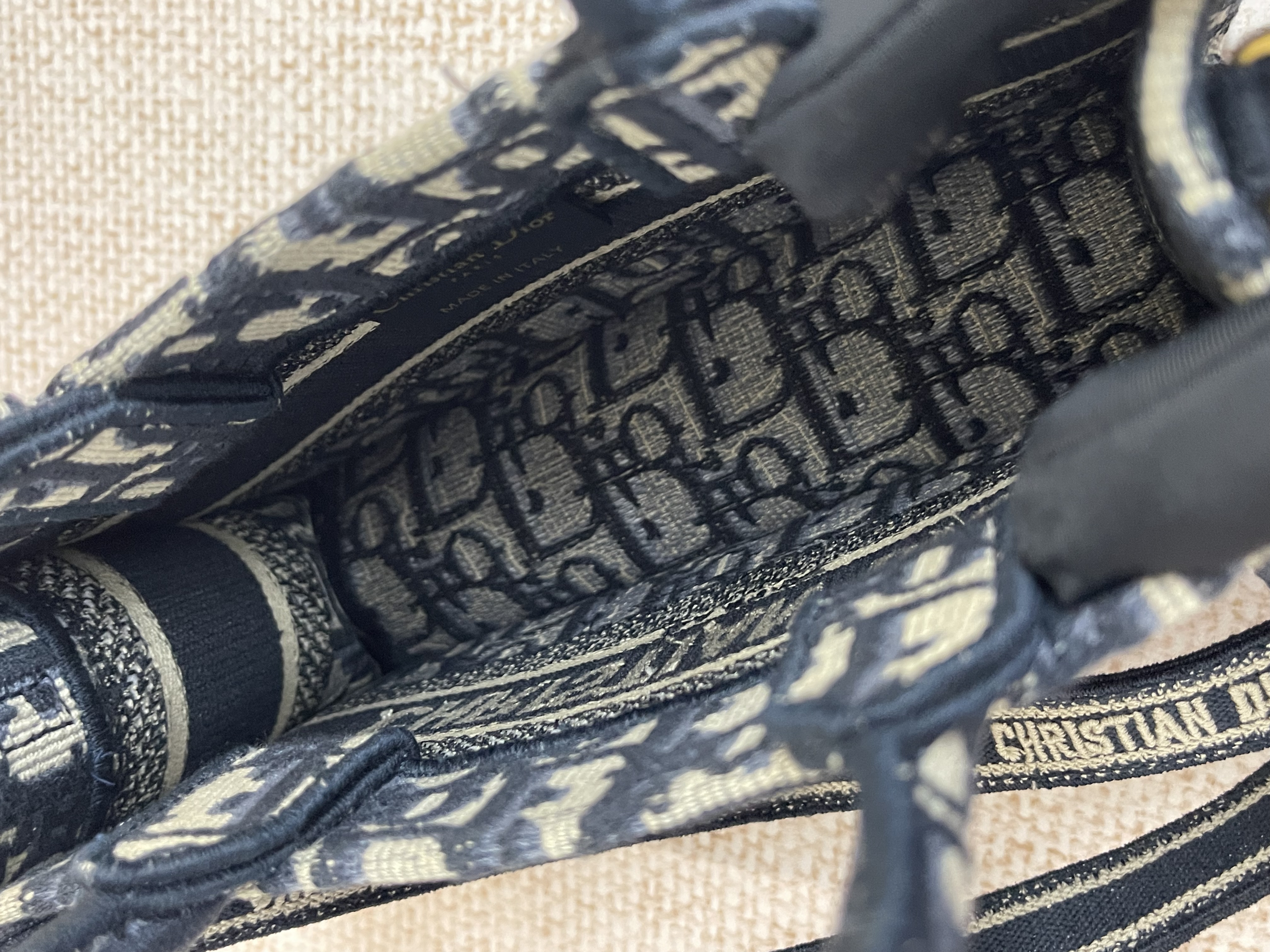 Pre-owned Dior Mini Dior Book Tote/ Product Code : 26022304