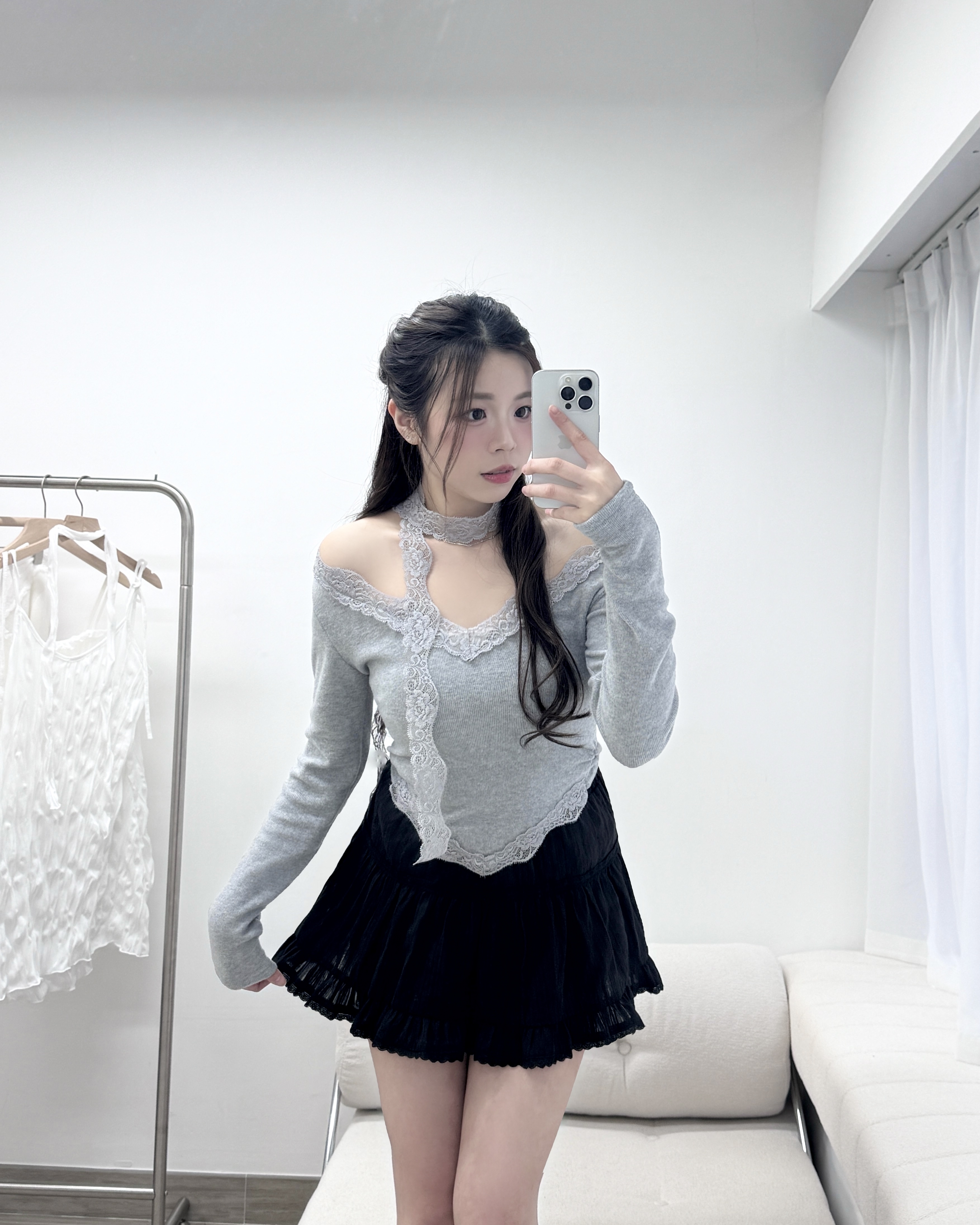 【 店主自留!🩶 | 極致精緻玫瑰花LACE🪡親膚修腰倒V上衣連頸帶套裝♡】 Rose Lace Top Set(三色入)