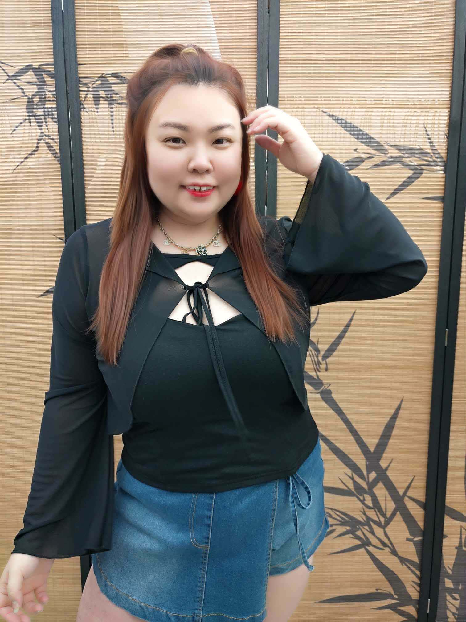 DDE10 8335(A12) 小露性感设计两件式上衣