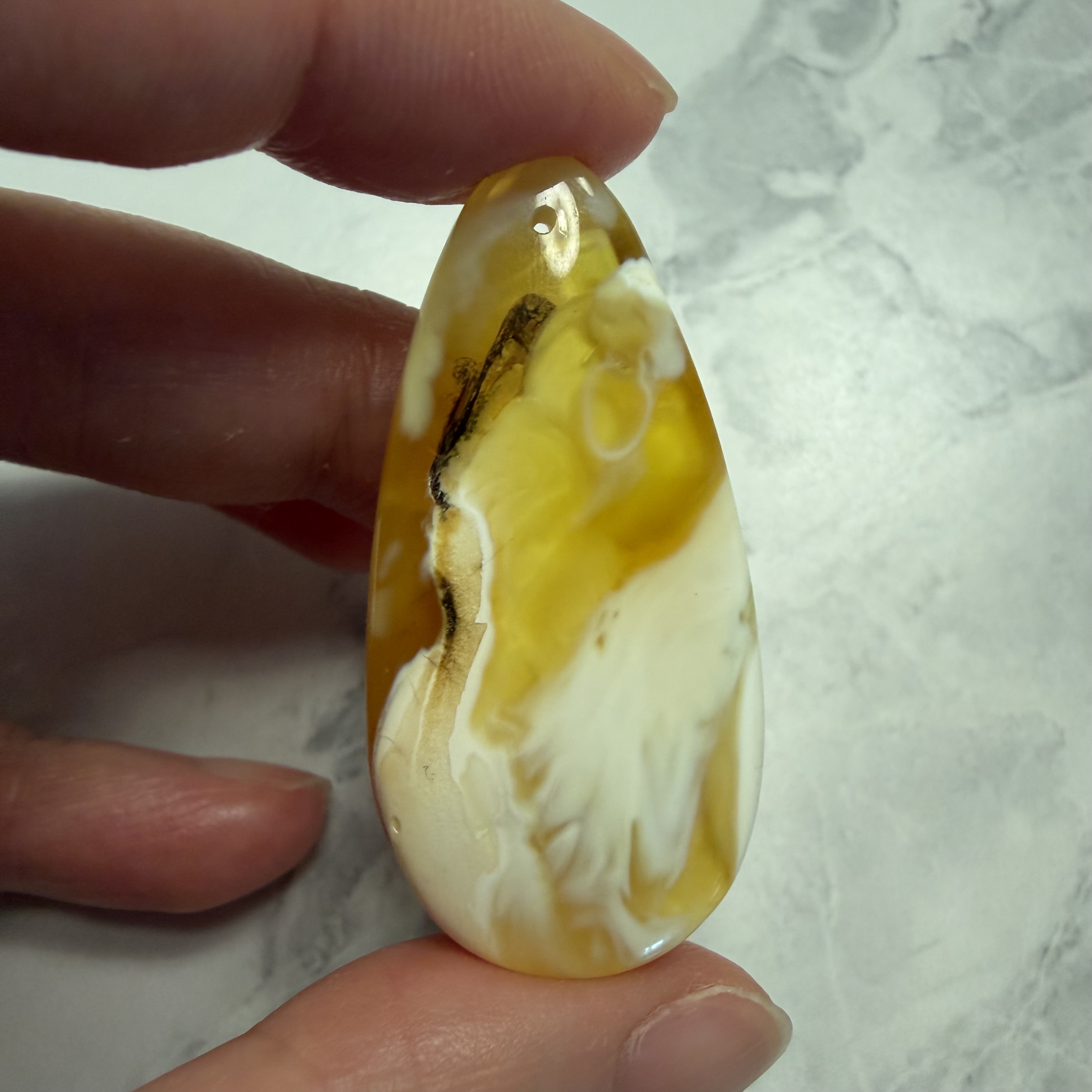 ［閉店一口價］波羅的海金瓷白熒光植物珀