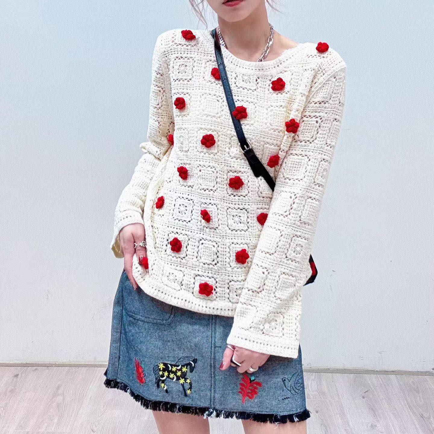 紅色花梨鏤空針織衫