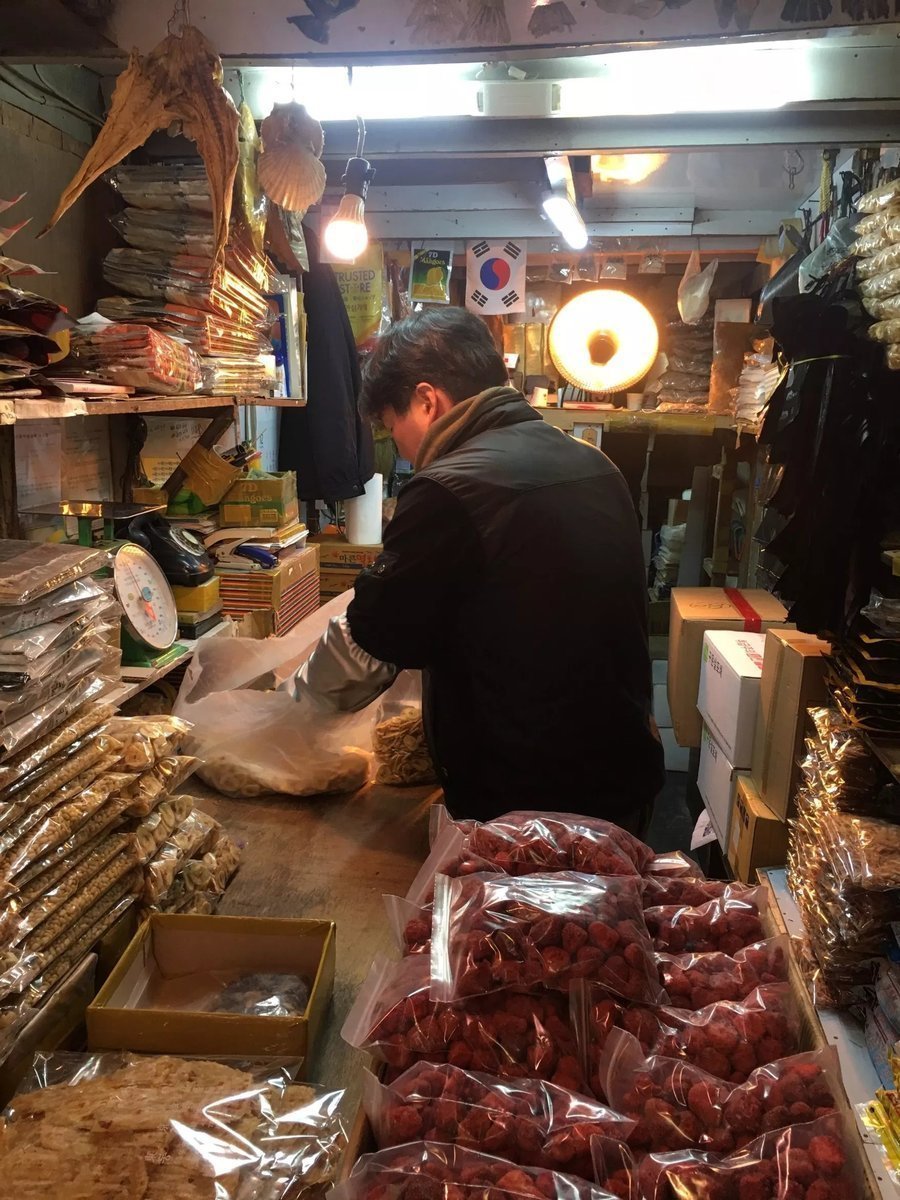 東京食品-南大門老爺爺士多啤梨乾 韓國人氣手信