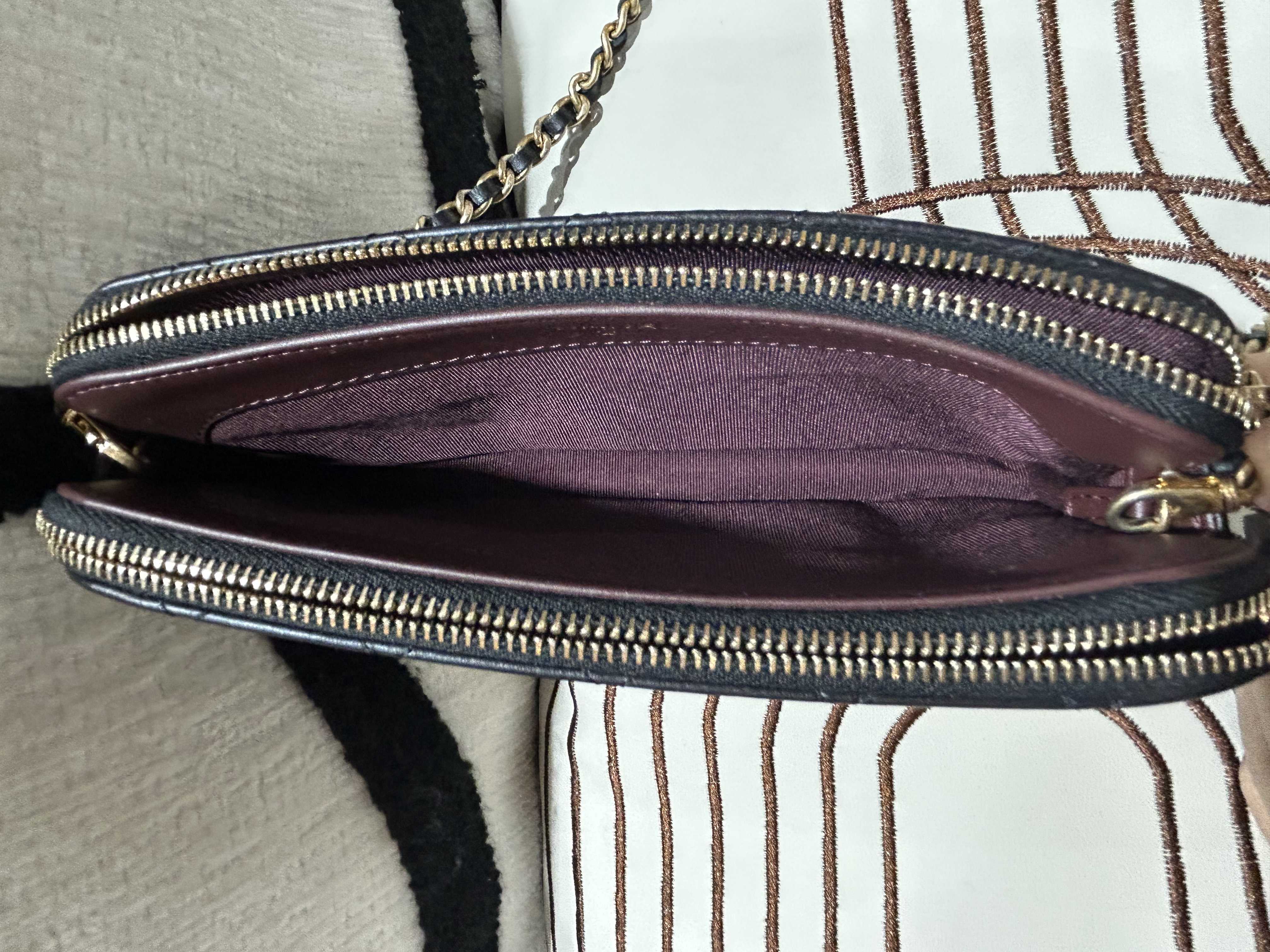 Chanel Double Zip Clutch With Chain Black Quilted Aged Calfskin Lucky Charms 2.55 Reissue Gold Hardware 100%Authentic ,98%new ✅25card ✅dust bag✅box