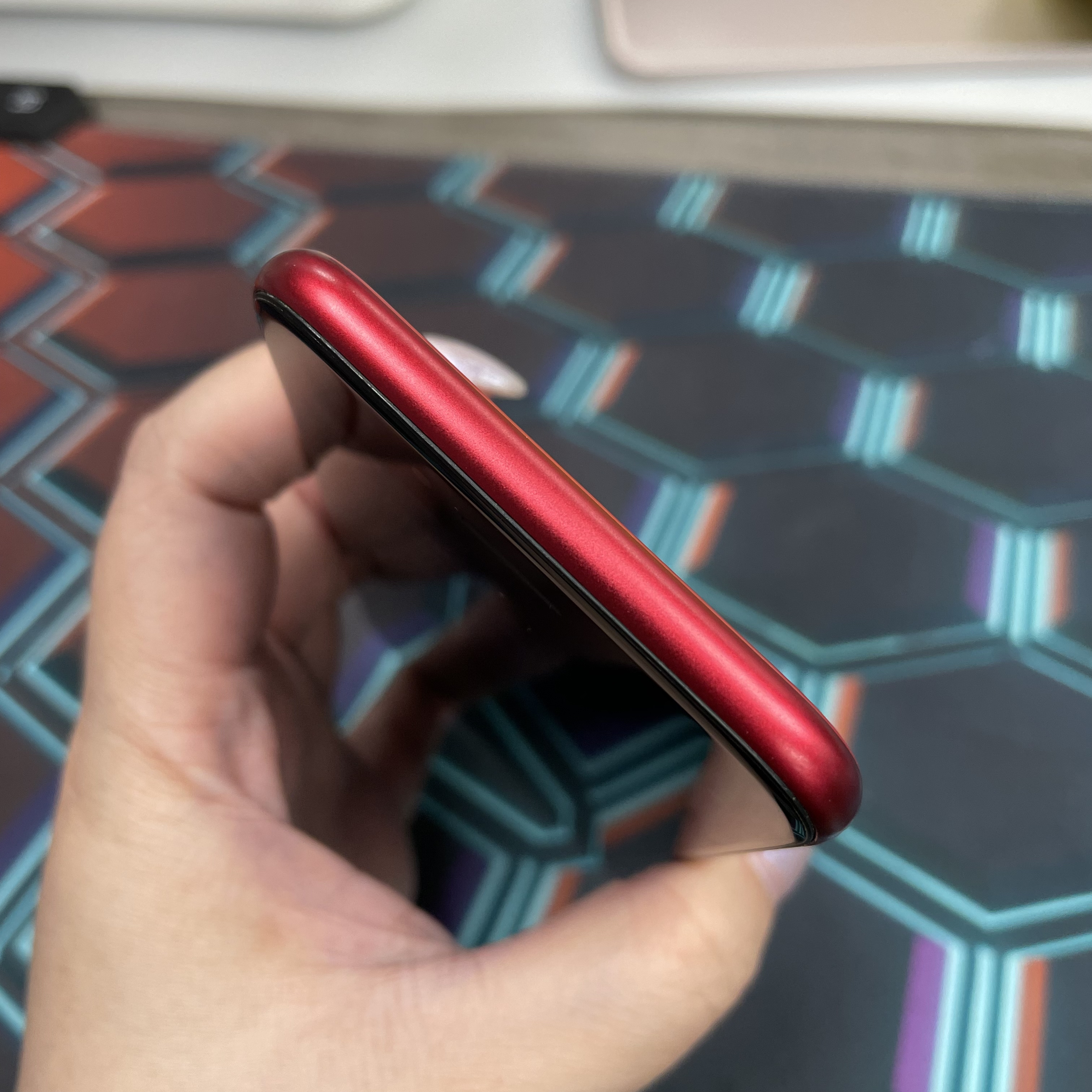 *6940 SE 2 完美機 128GB 電76 紅色 red