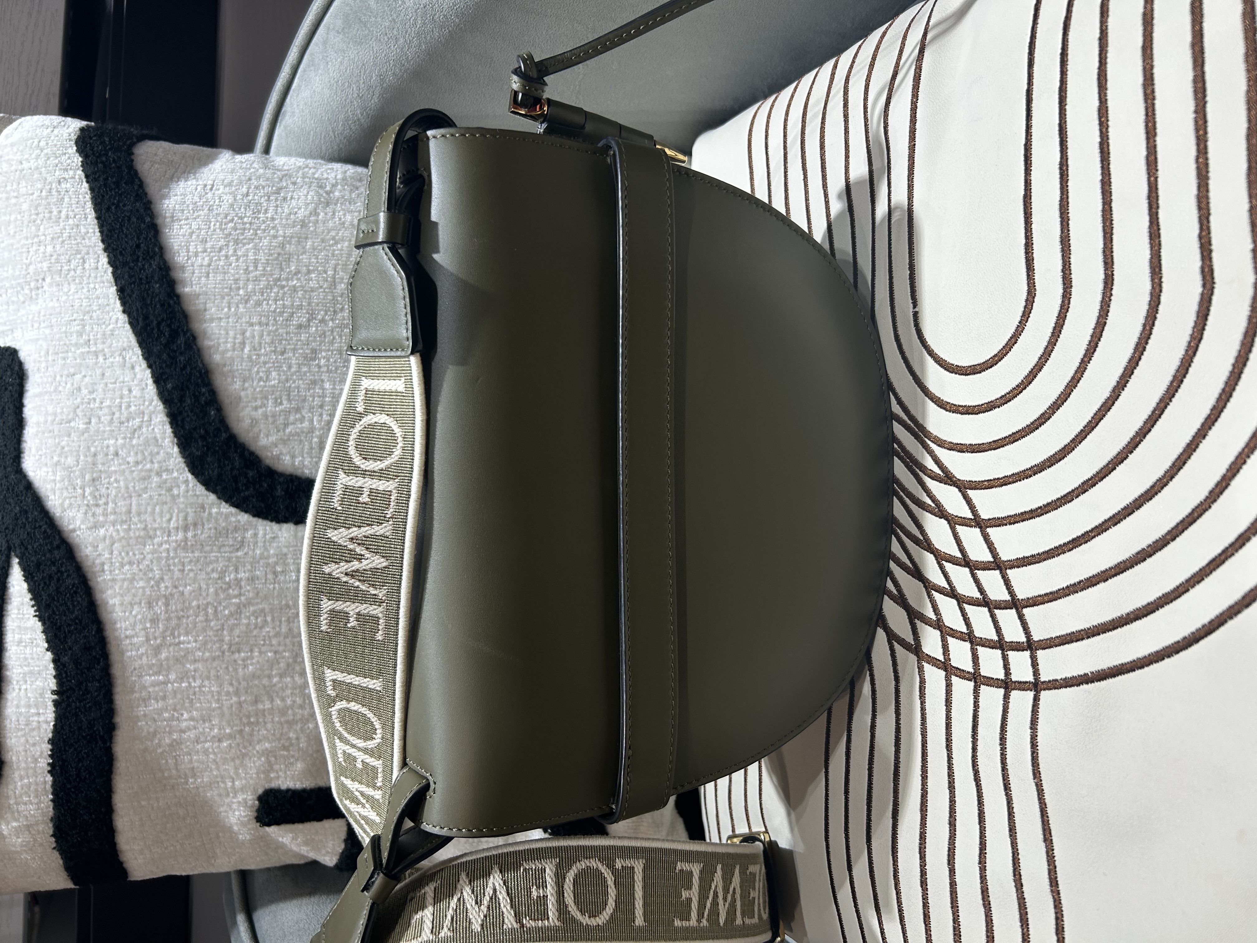 Loewe Gate small calfskin 100%Authentic, 98%New ☑️Dust bag