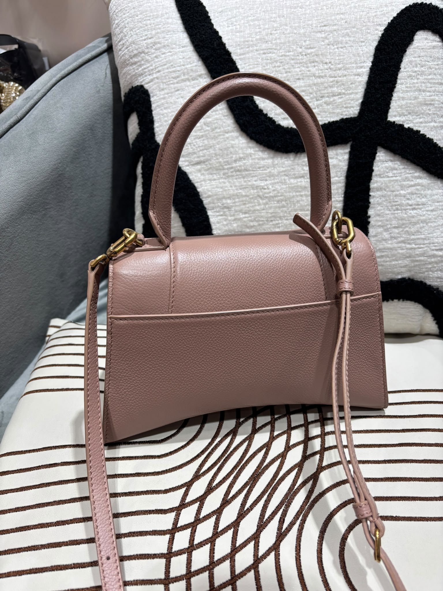 Balenciaga Nude Calfskin Hourglass 2 way bag 593546 100%Authentic, 98%New ✅Dust Bag