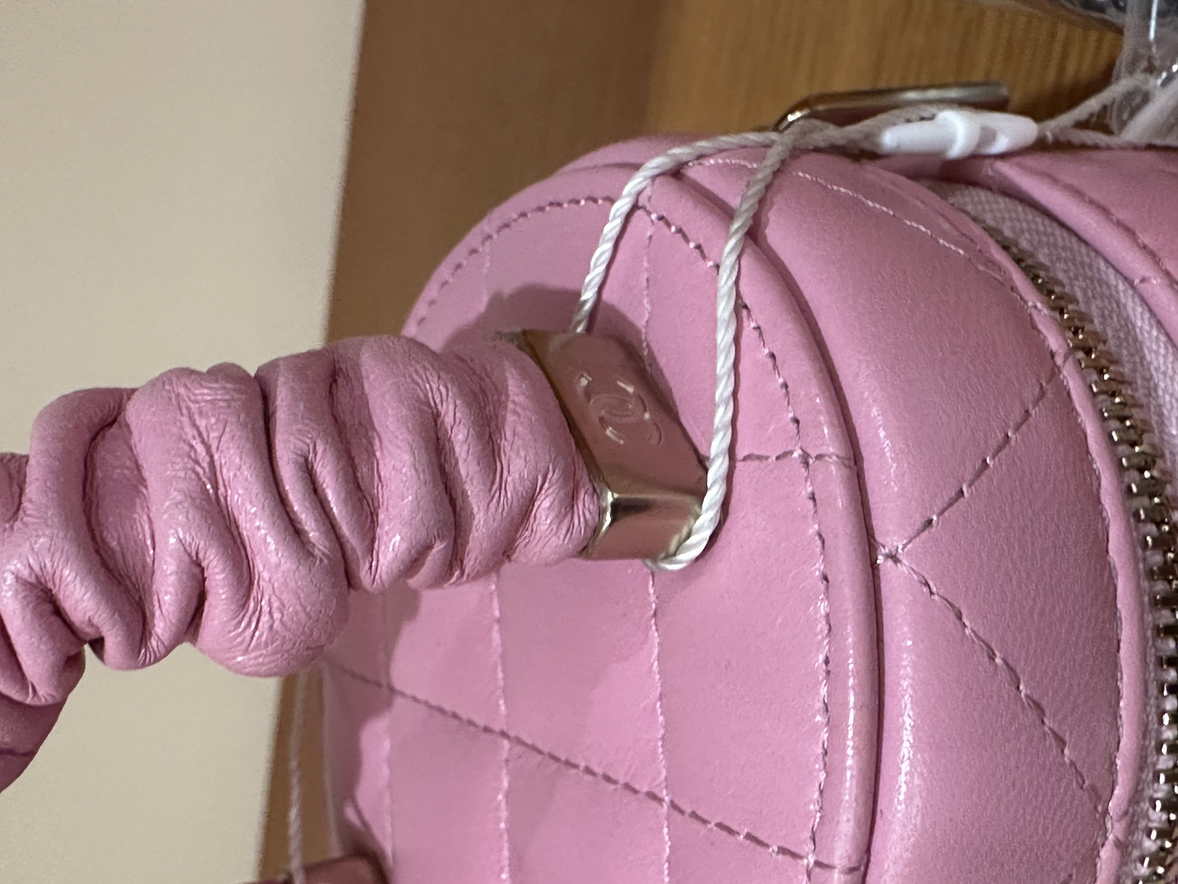 直播貨品 |  [1個-$100 2個-$300］HH04