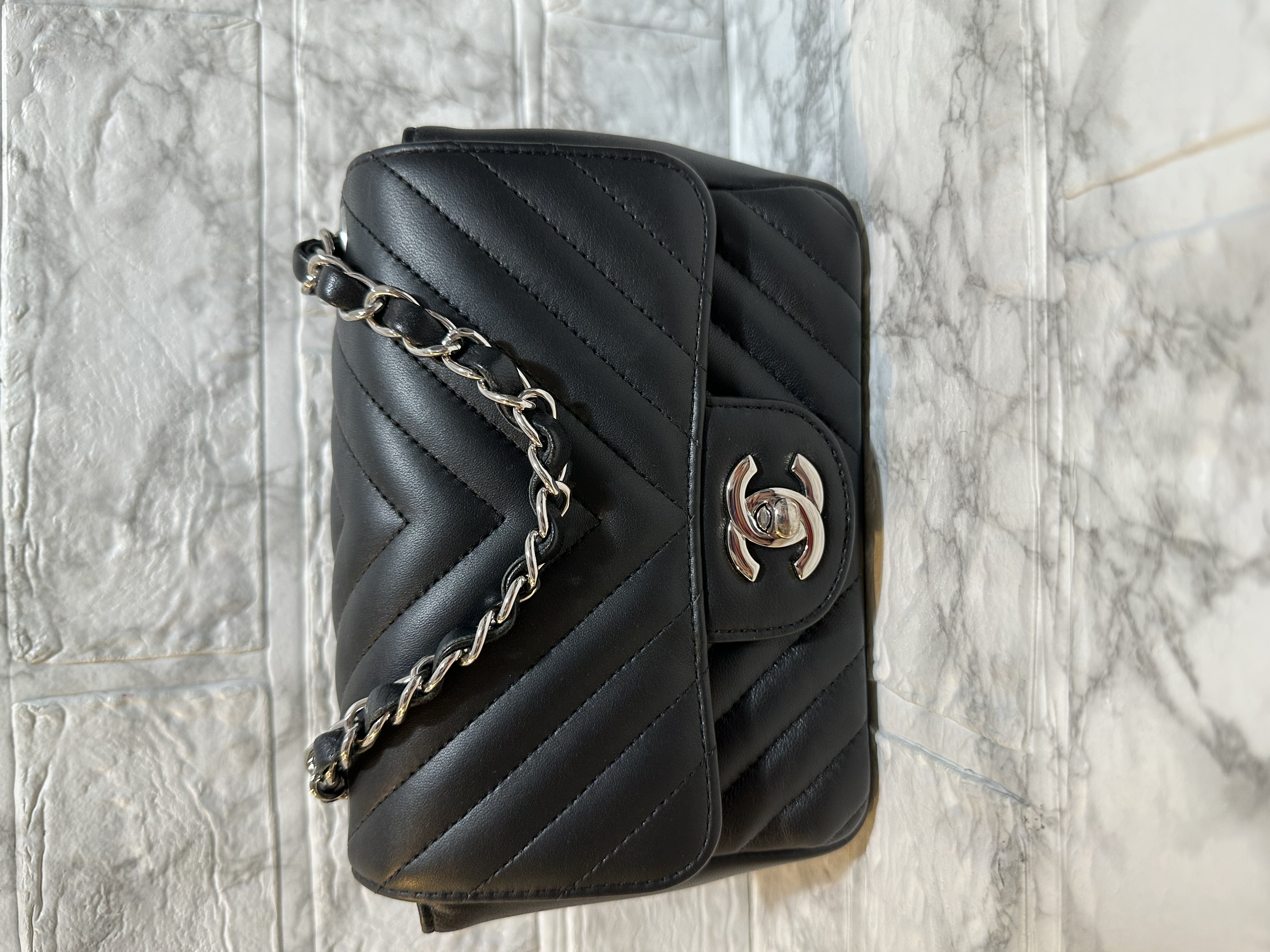 Pre owned chanel classic 17 black lamb skin