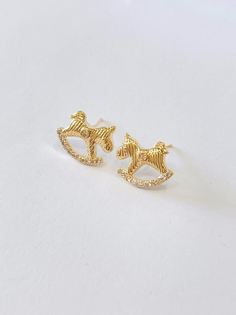 精致镶钻小木马耳环