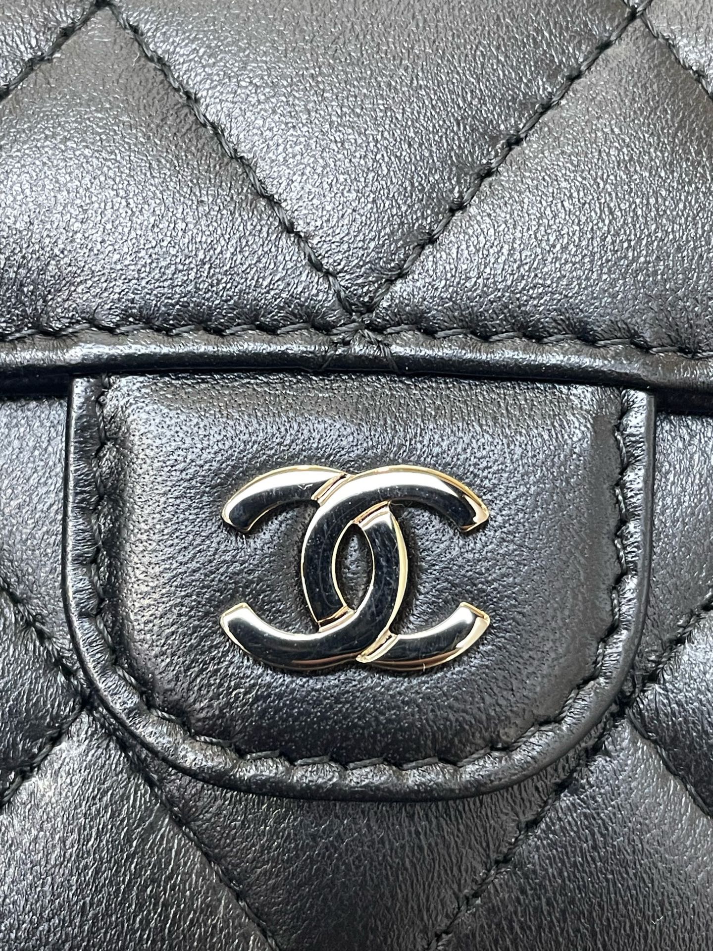 【預訂貨品】Chanel 黑金 小羊皮 woc