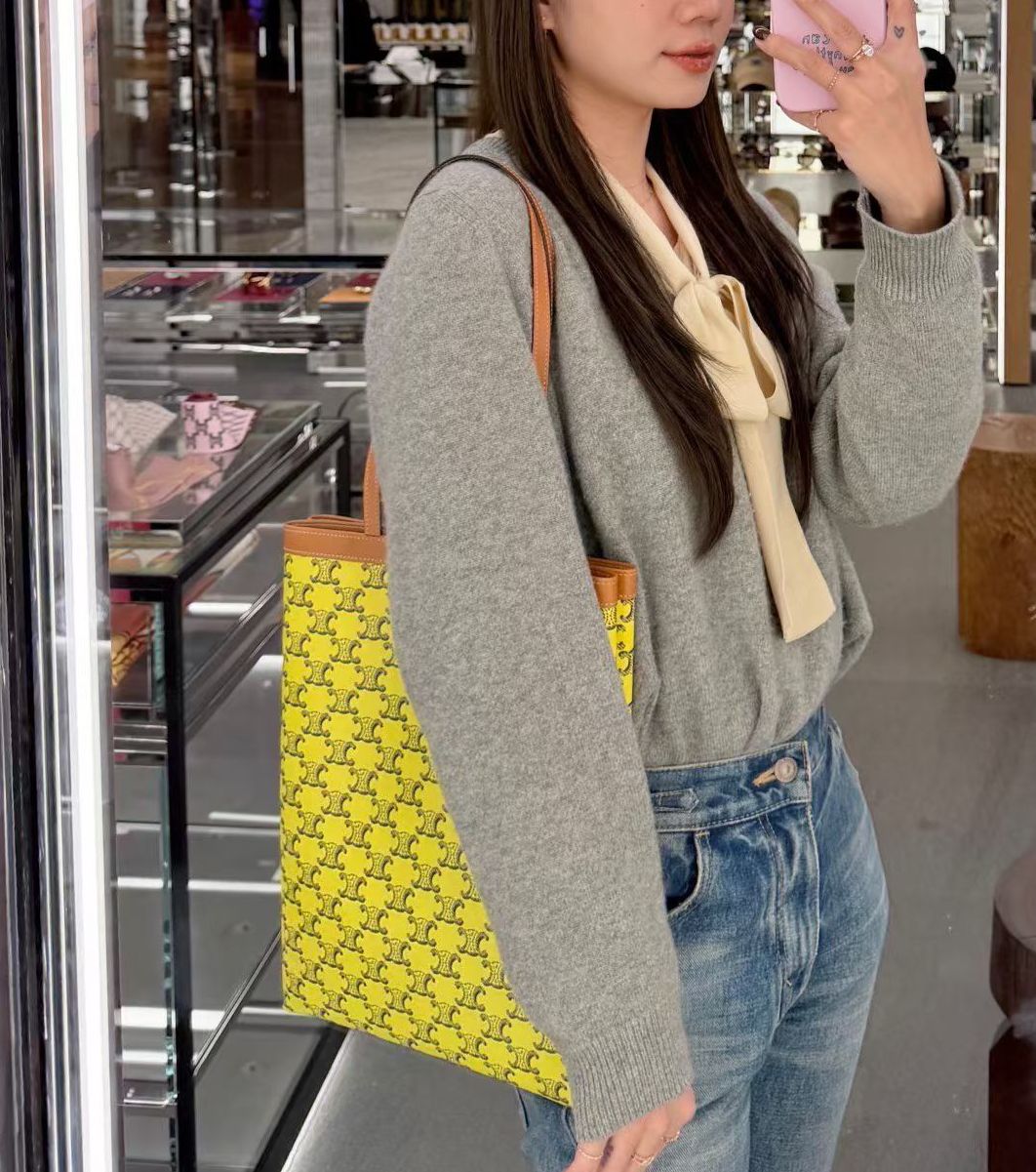 預購 💫💫💫 Celine 專櫃new FLAT SHOPPER中號tote bag 巴黎代購價