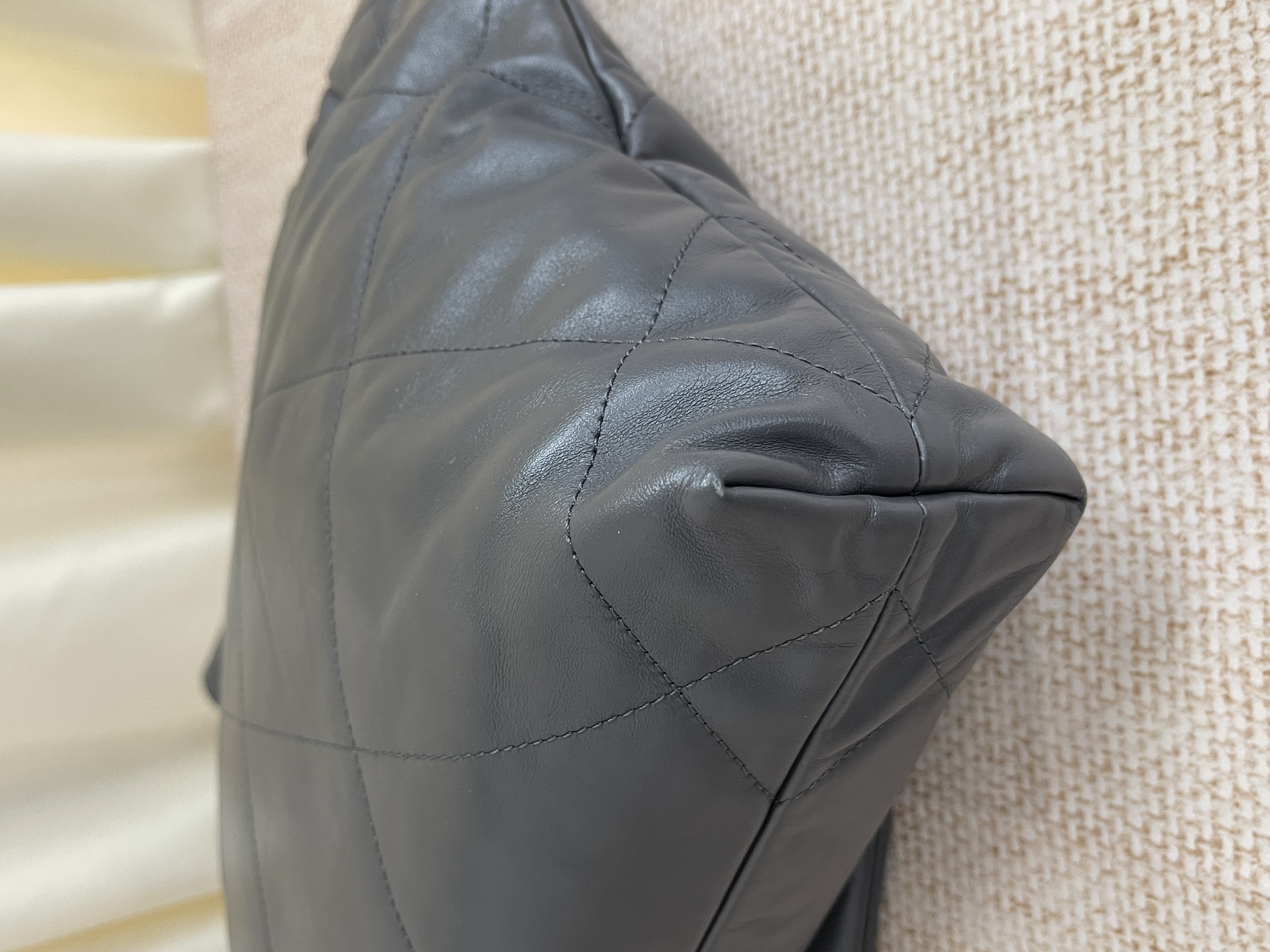 Pre-owned Chanel 22 bag / Product Code: 26022103