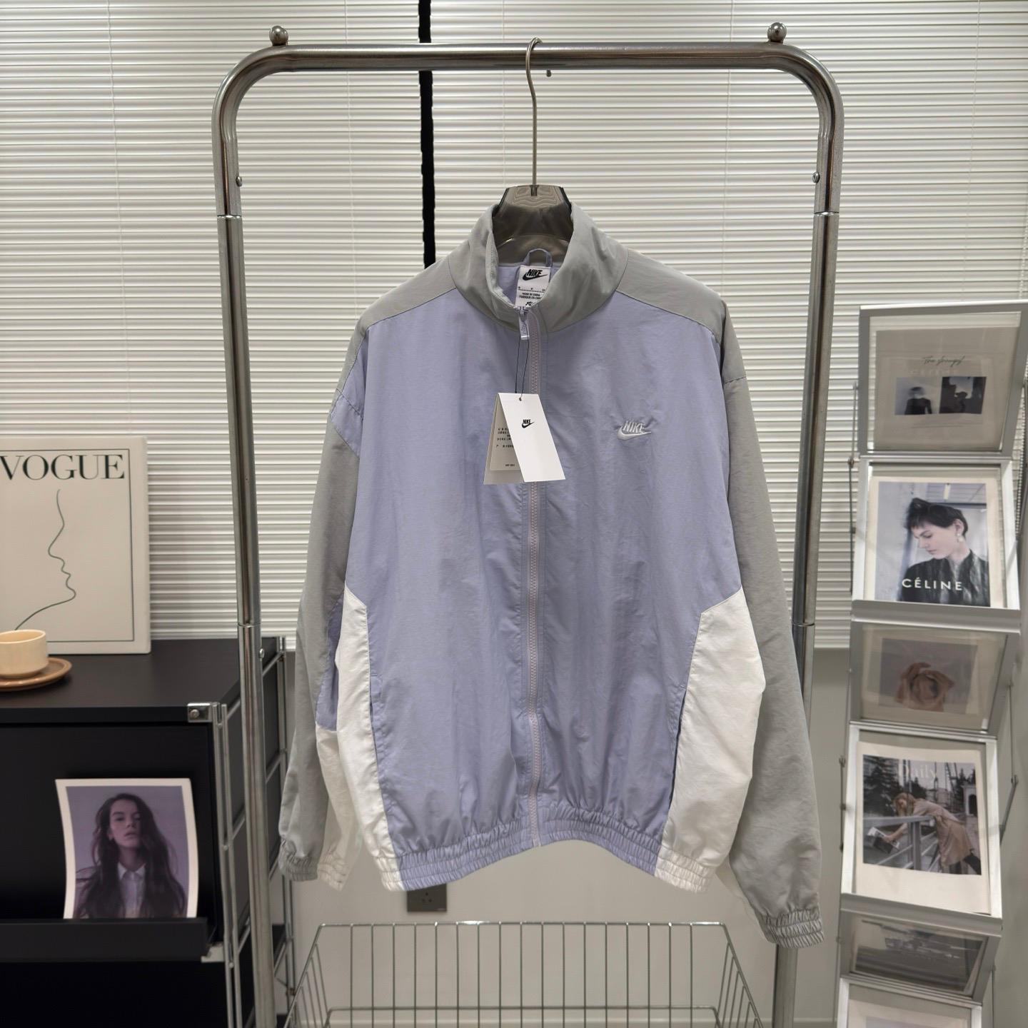 $125件,Nike Lab拼色風衣