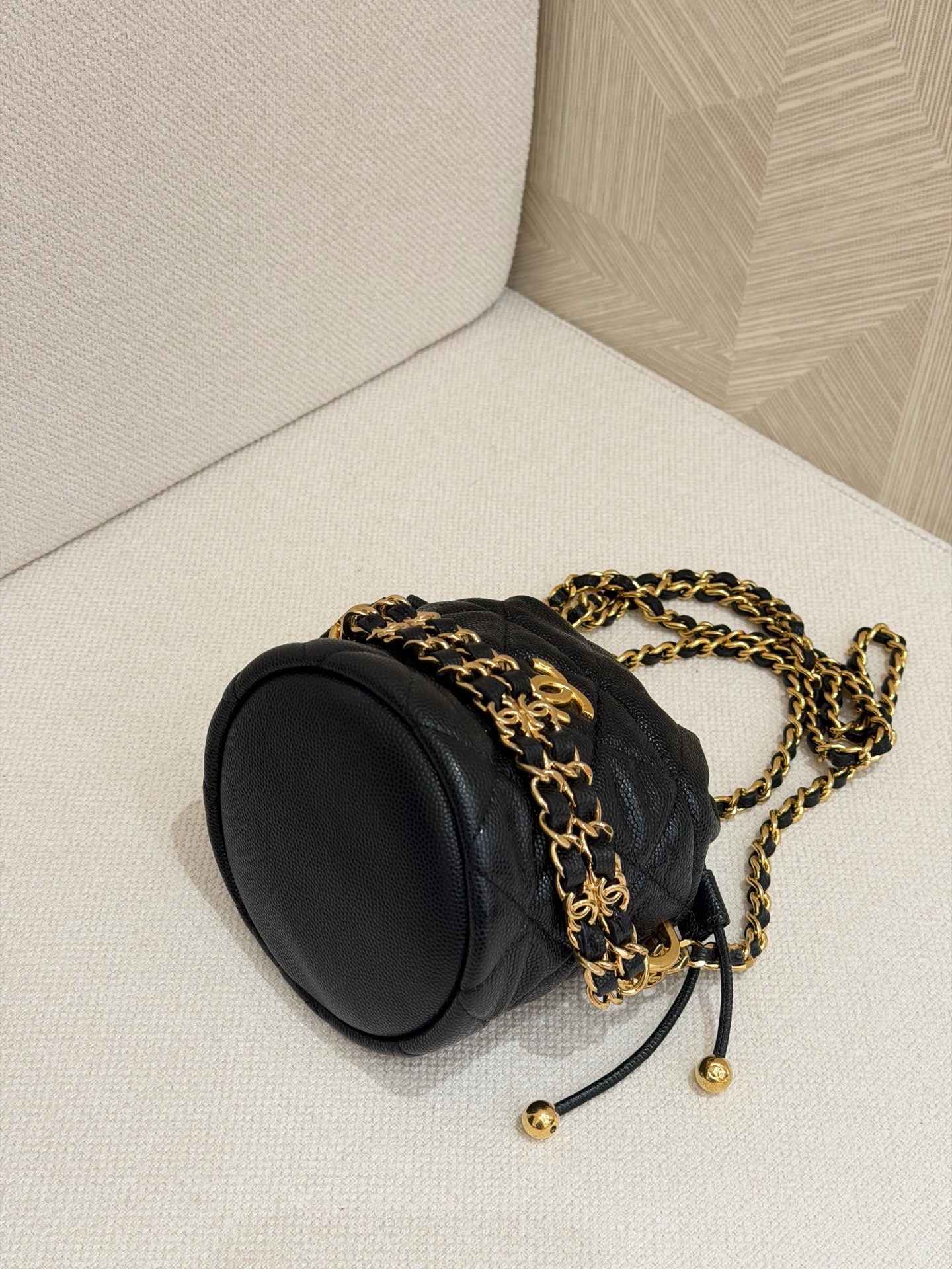 【預訂貨品】芯片款👜 Chanel 22k黑金金球mini水桶包