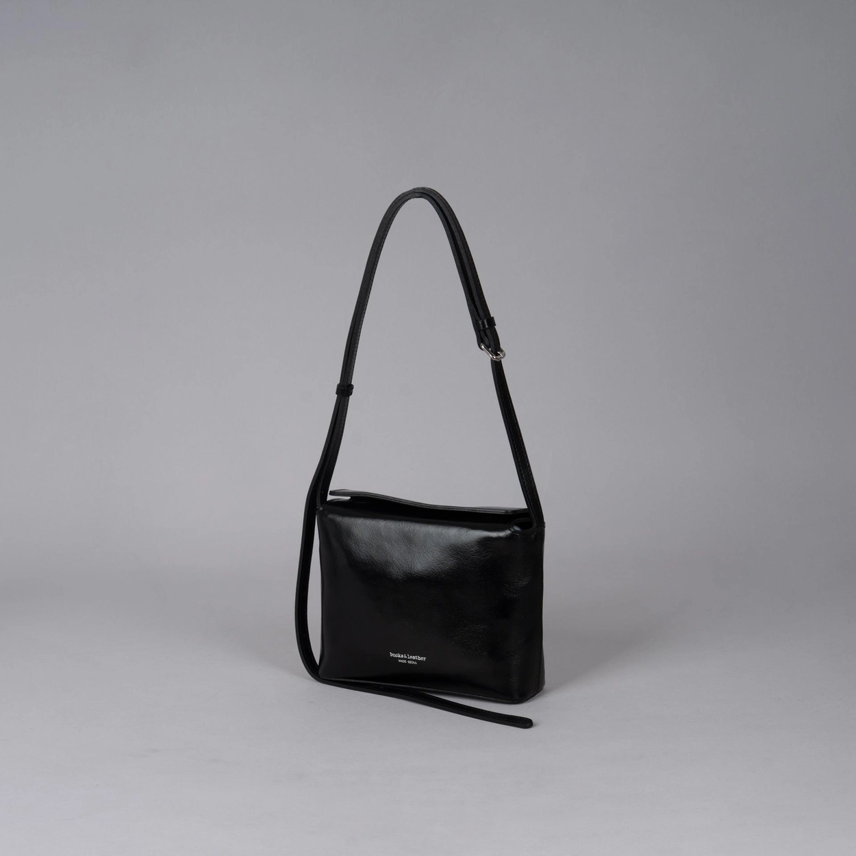  【26SS】預訂_TV Bag By Bucks & leather