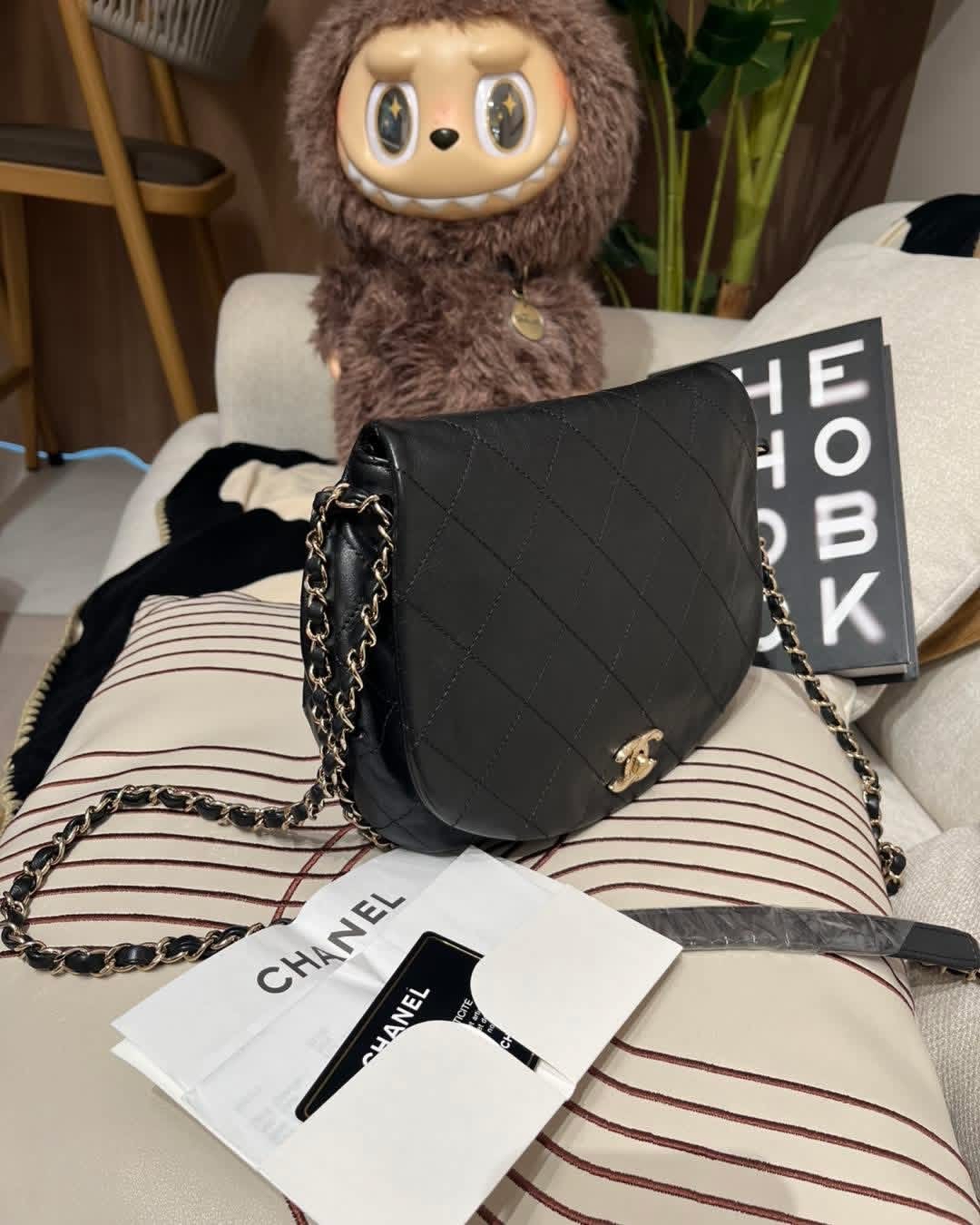 Chanel Chain Around Crossbody Bag 100%Authentic, 95%New ✅收據✅Card✅Dust bag ✅Box