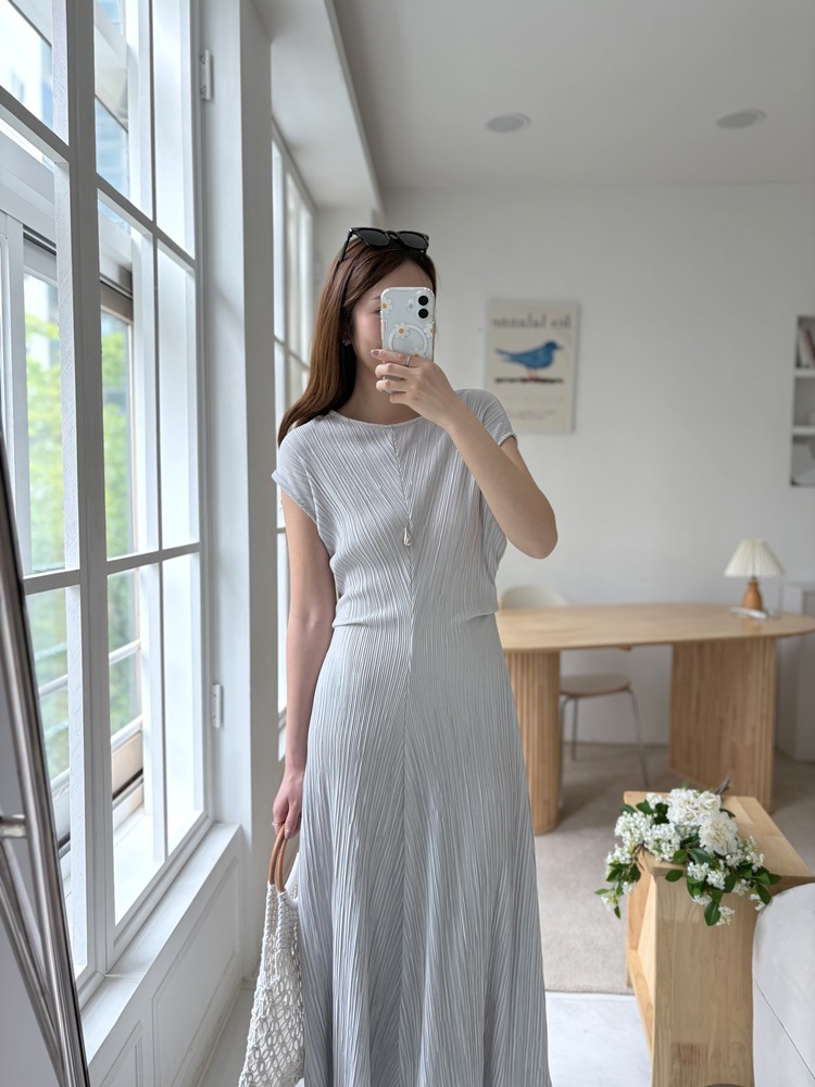 Elea Ribbed Flowy Dress (Mint)