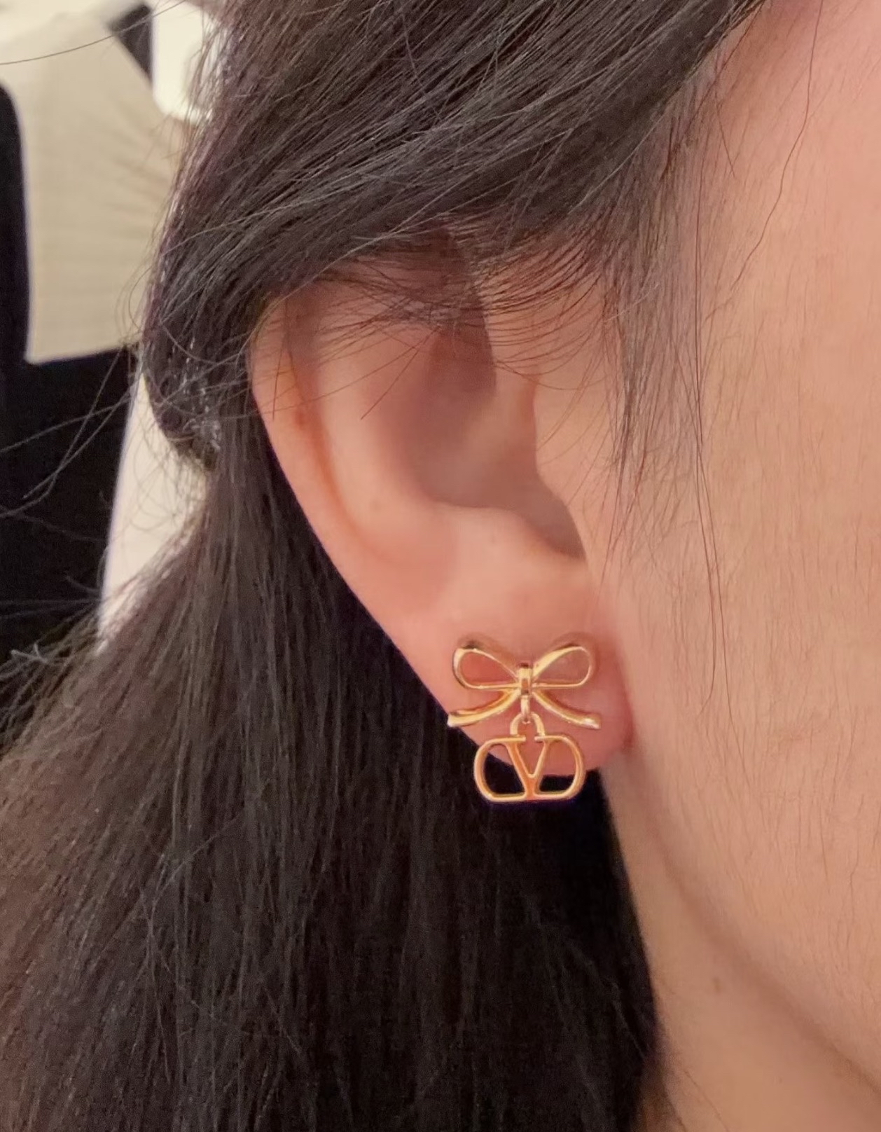 Valentino 新款 🆕 蝴蝶結 🎀 VLogo 耳環 