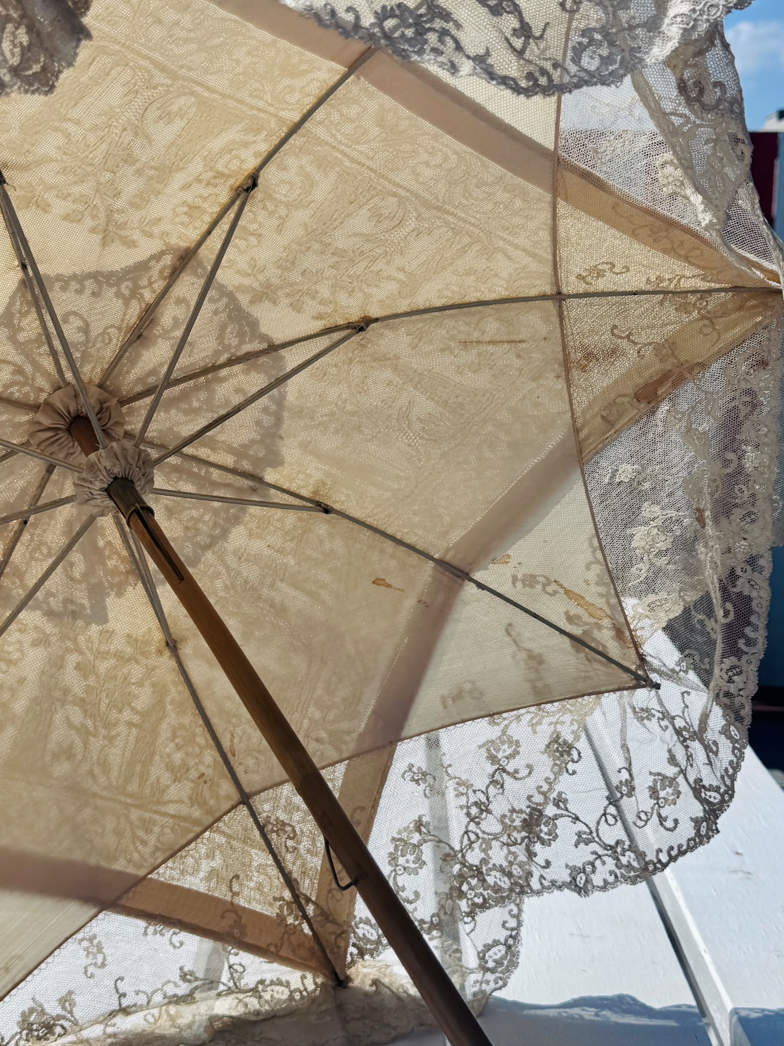 Antique Late Victorian/ Edwardian Lace Parasol with Carved Wooden Handle, c. 1890–1915 (MT2617)