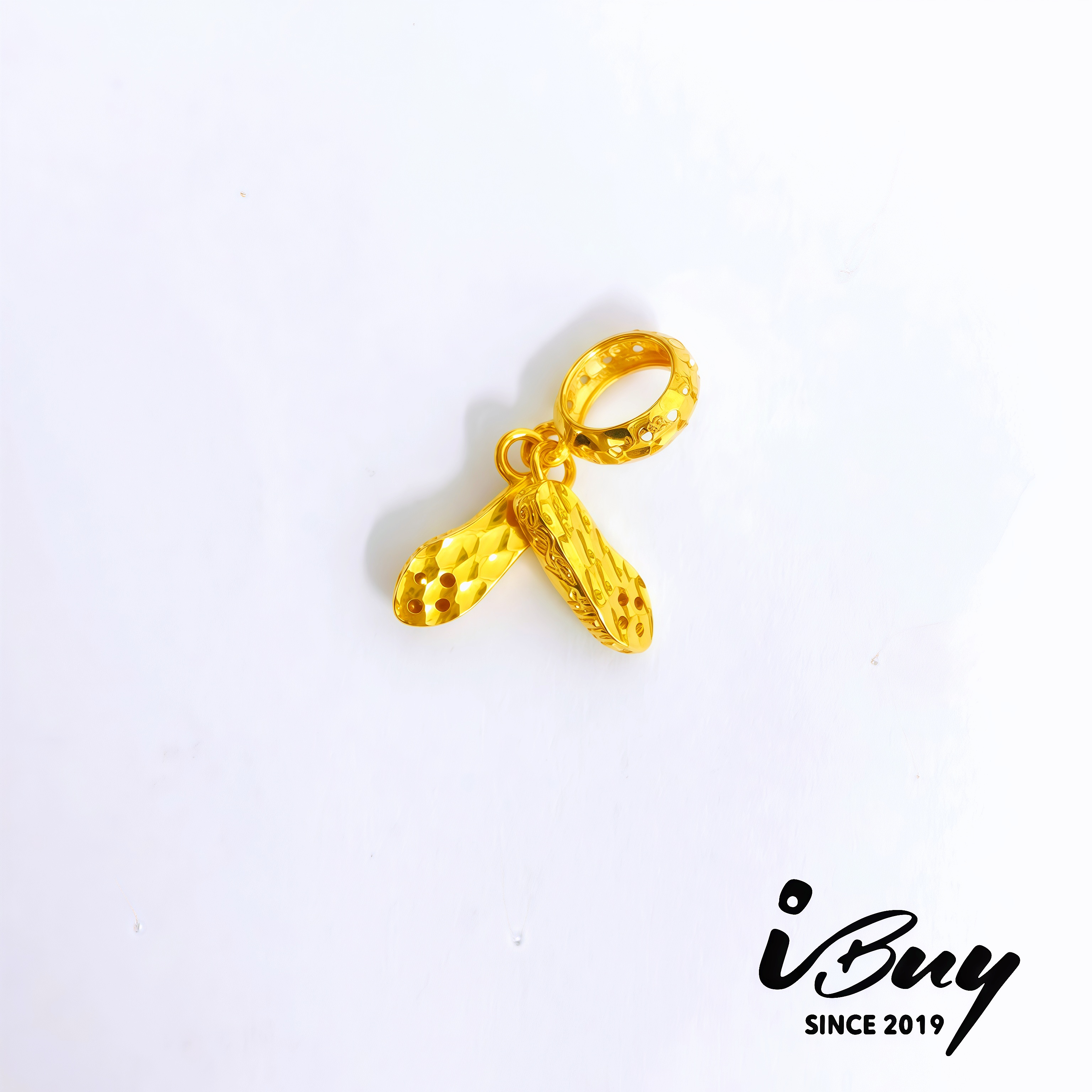 916 GOLD EMBROIDERY SHOES CHARM 916 金 绣花鞋串咀