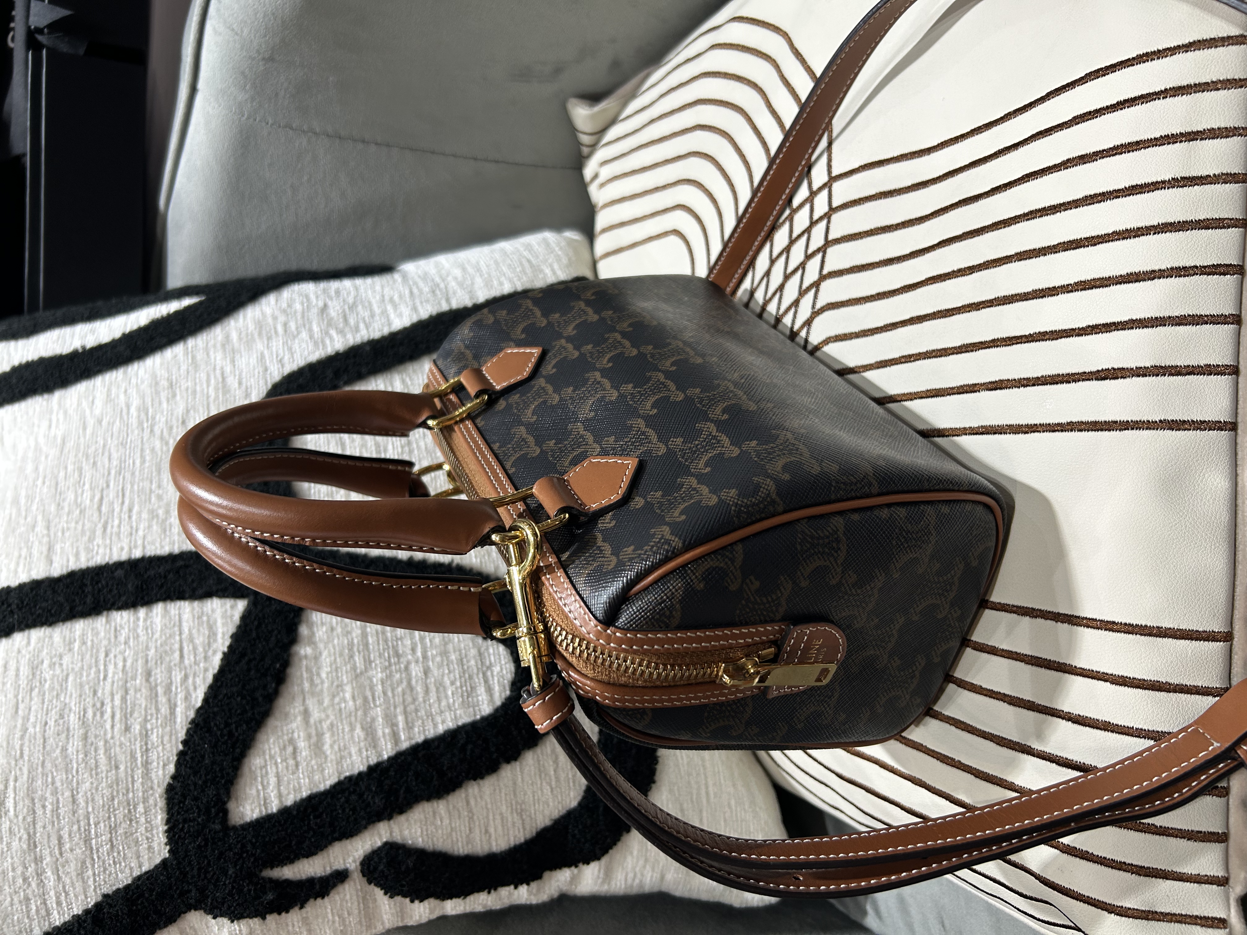 CELINE Triomphe Small Boston 2 way bag 100%Authentic, 98%New✅Strap ✅Dust bag
