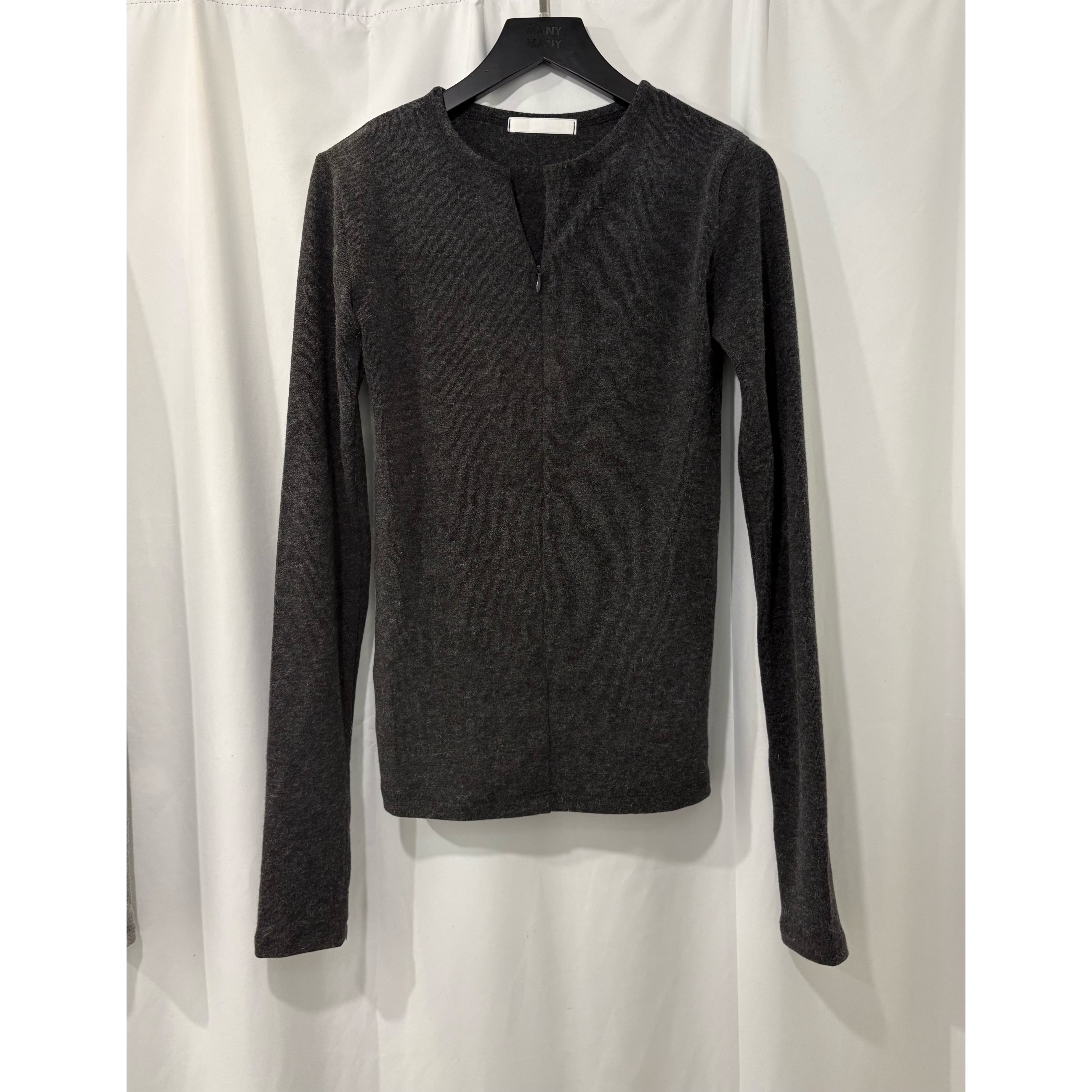 新品價及新年前收貨2月3號8PM截單💛《ZIPPER LS TOP》 2602D