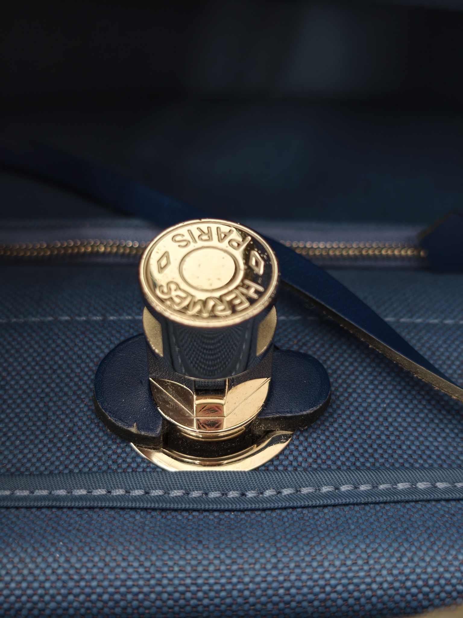 【預訂貨品】Hermes  herbag 31藍色 C刻