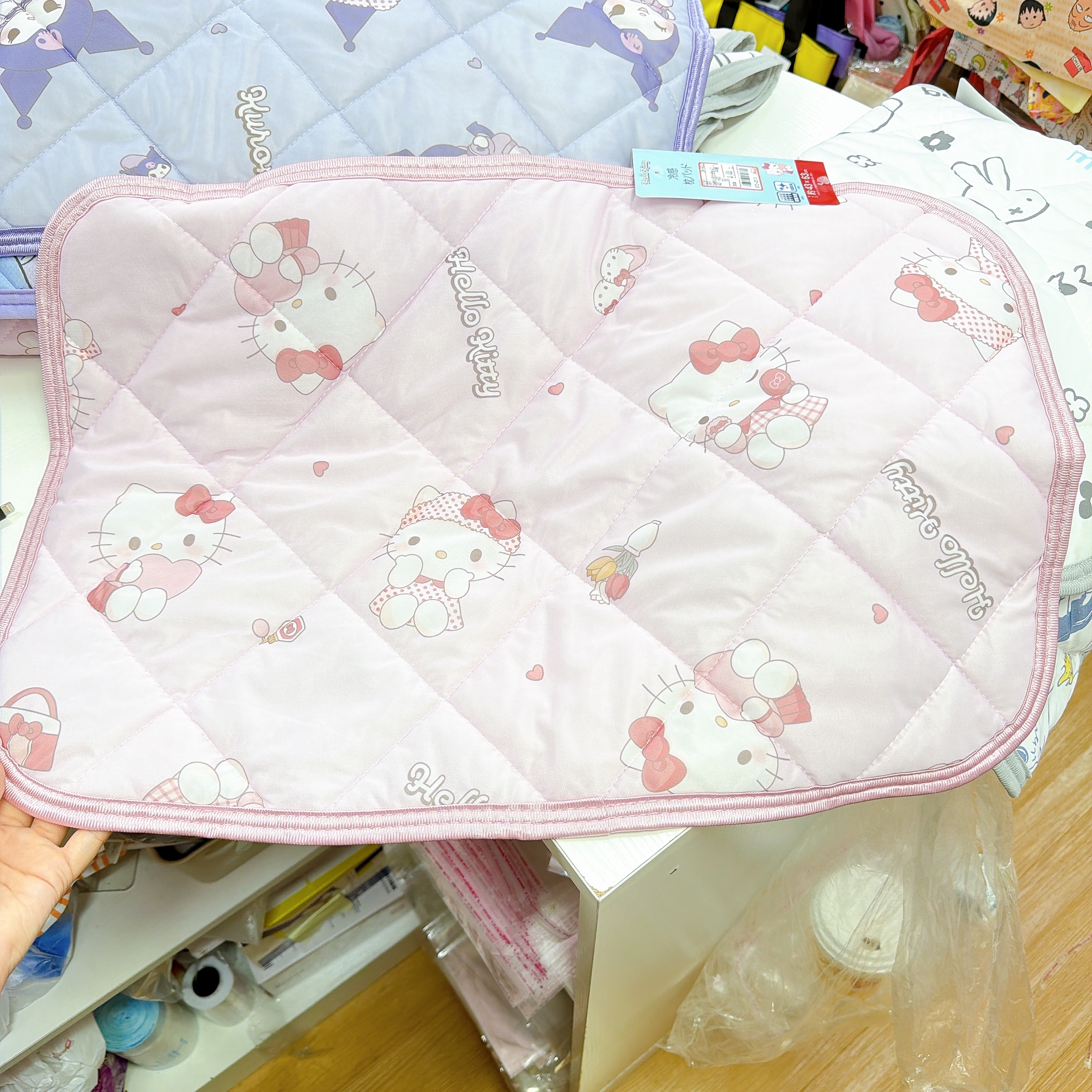 日本直送日本版Sanrio Kitty 43*63cm 涼感枕頭墊