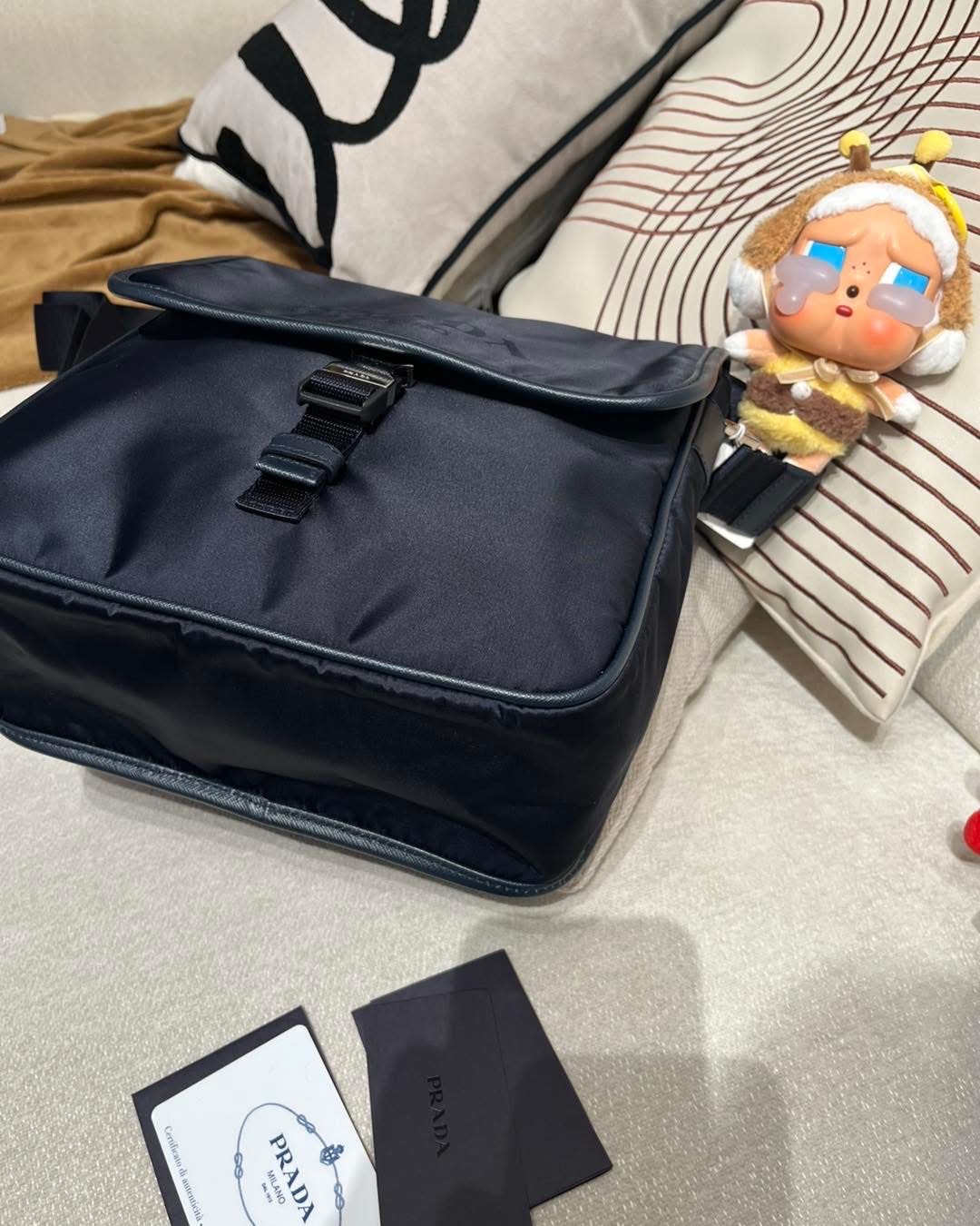 Prada nylon bag Crossbody 100%Authentic,98%new✅ certificate✅Dust bag