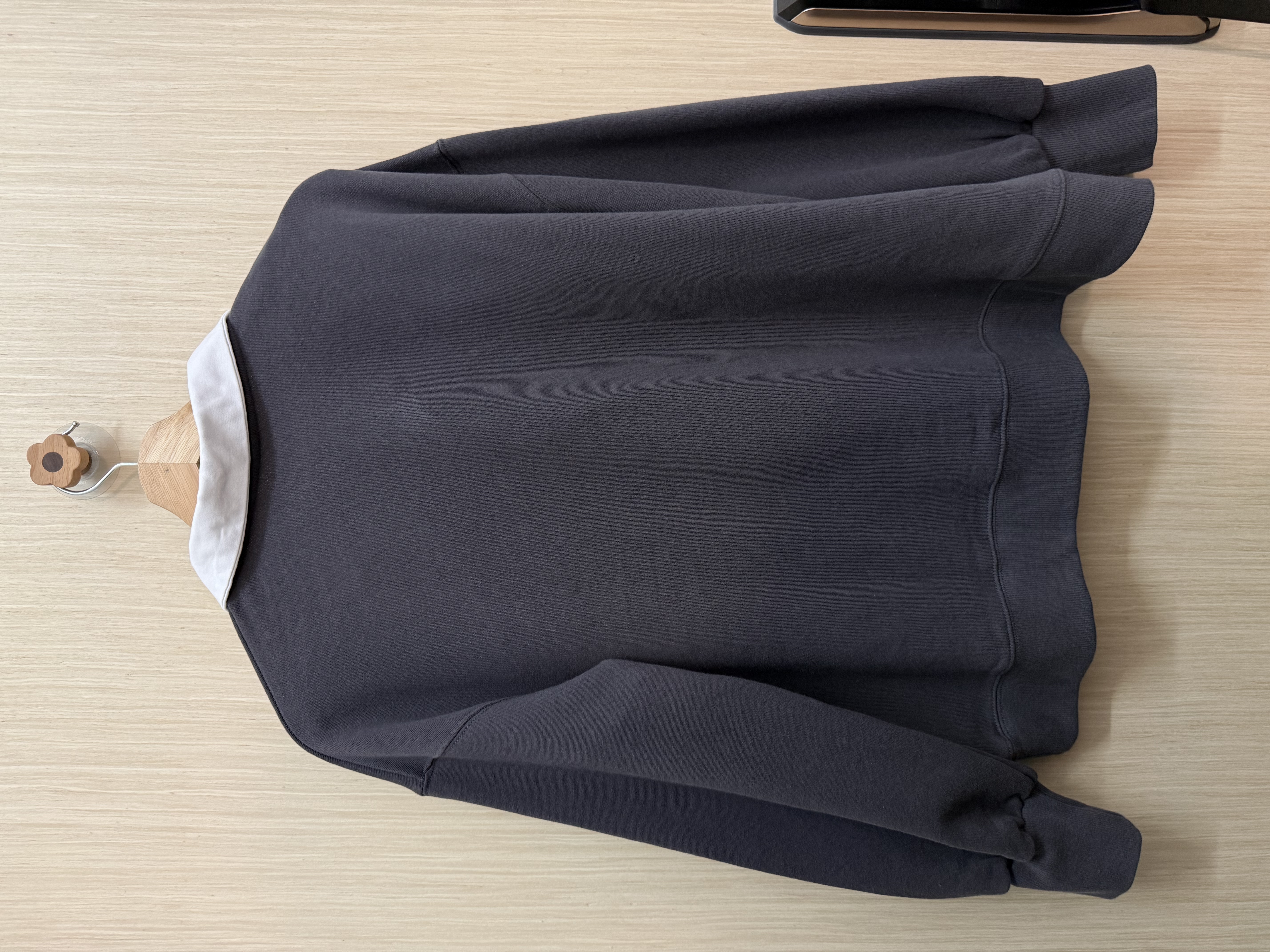 撞色尖領薄衛衣