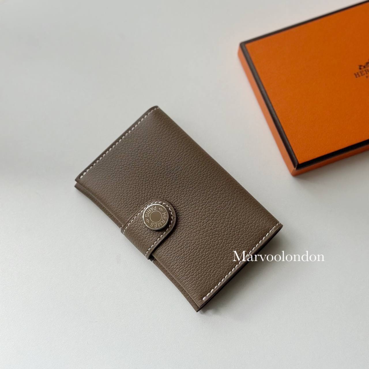 配貨價出🥨 Hermes R.M.S. Cardholder  大象灰