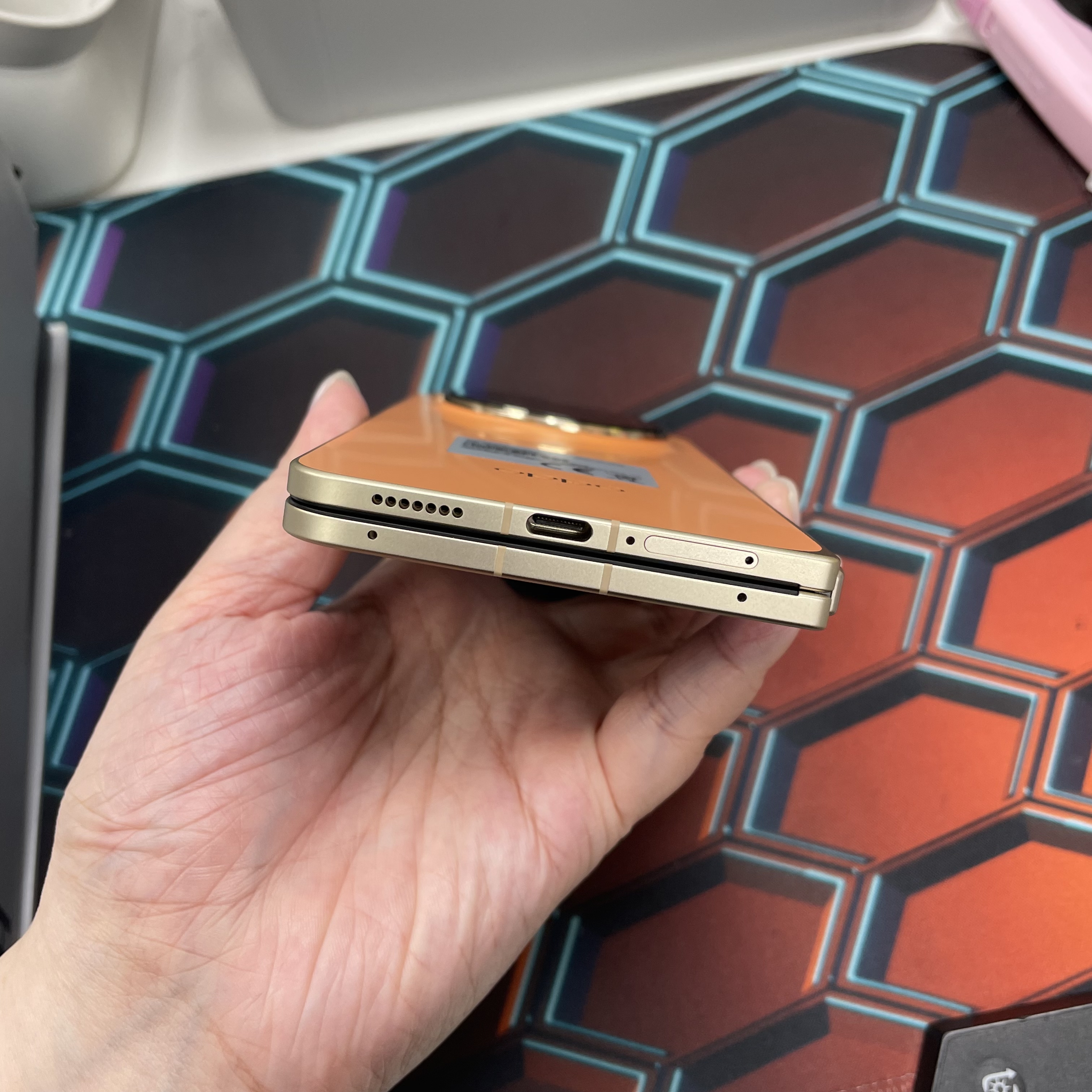 *6569 Oppo Find N6 完美機 16+512GB 橙色 orange