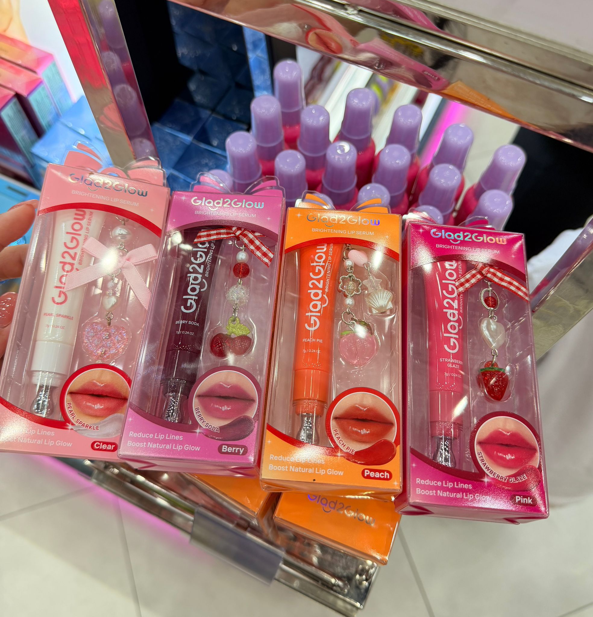 Glad2Glow品牌的唇部護理唇油