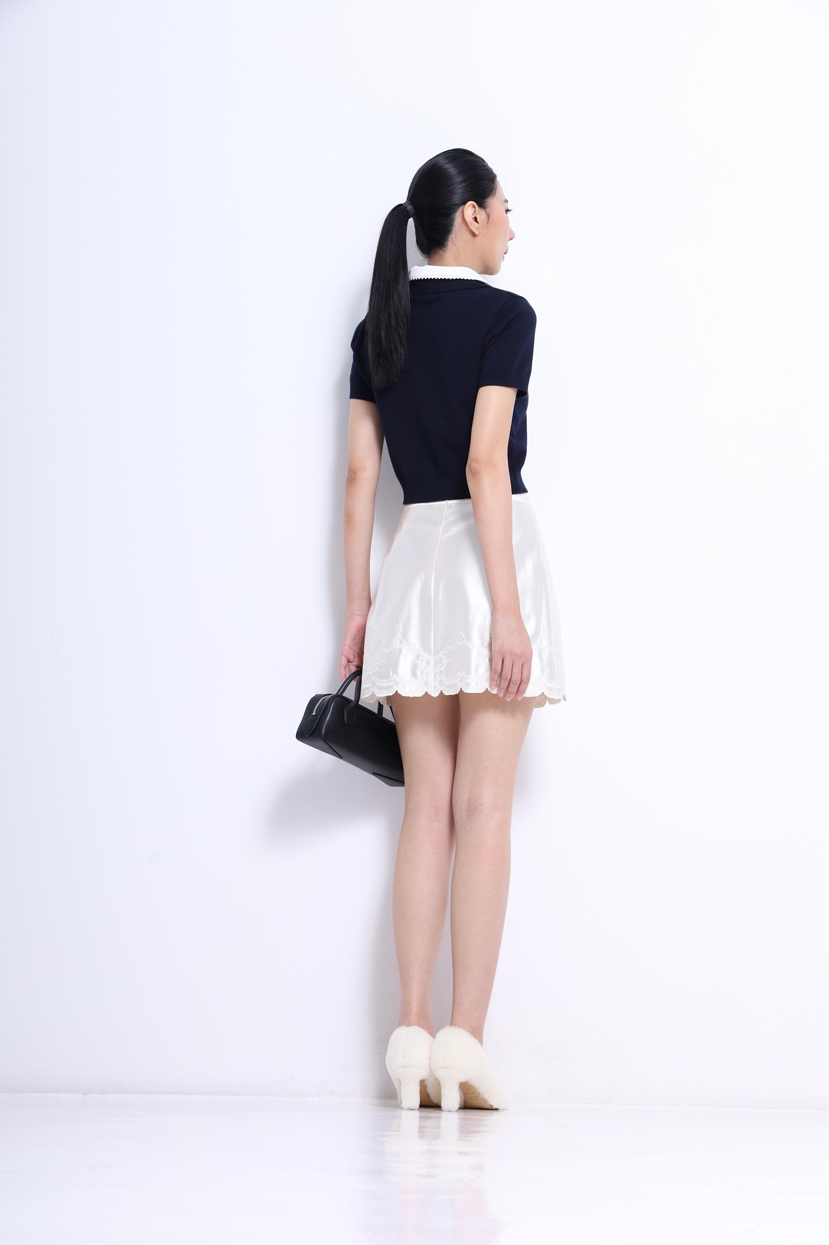 CS1432 SATIN EMBD DETAILED MINI SKIRT