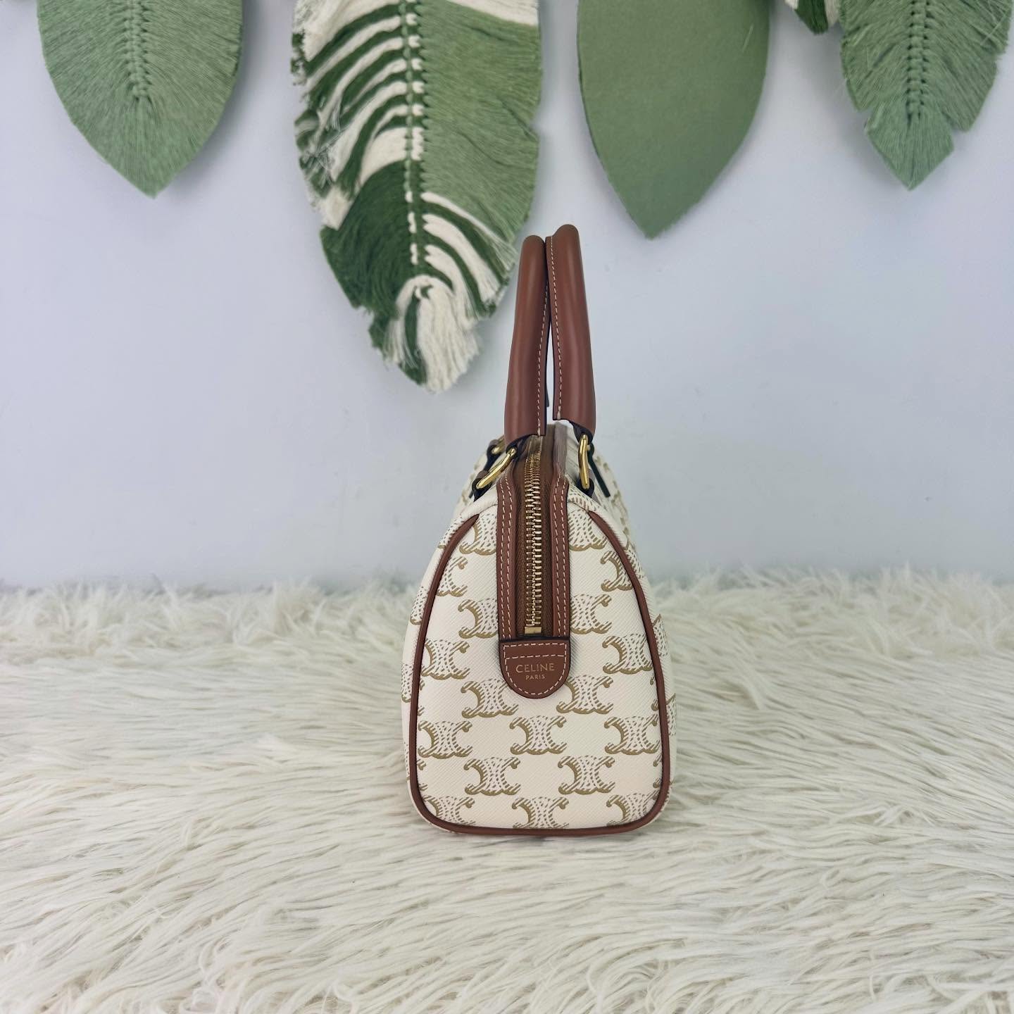 CELINE 🤍PRE OWNED Triomphe Boston 白色老花 Small Size🤎 