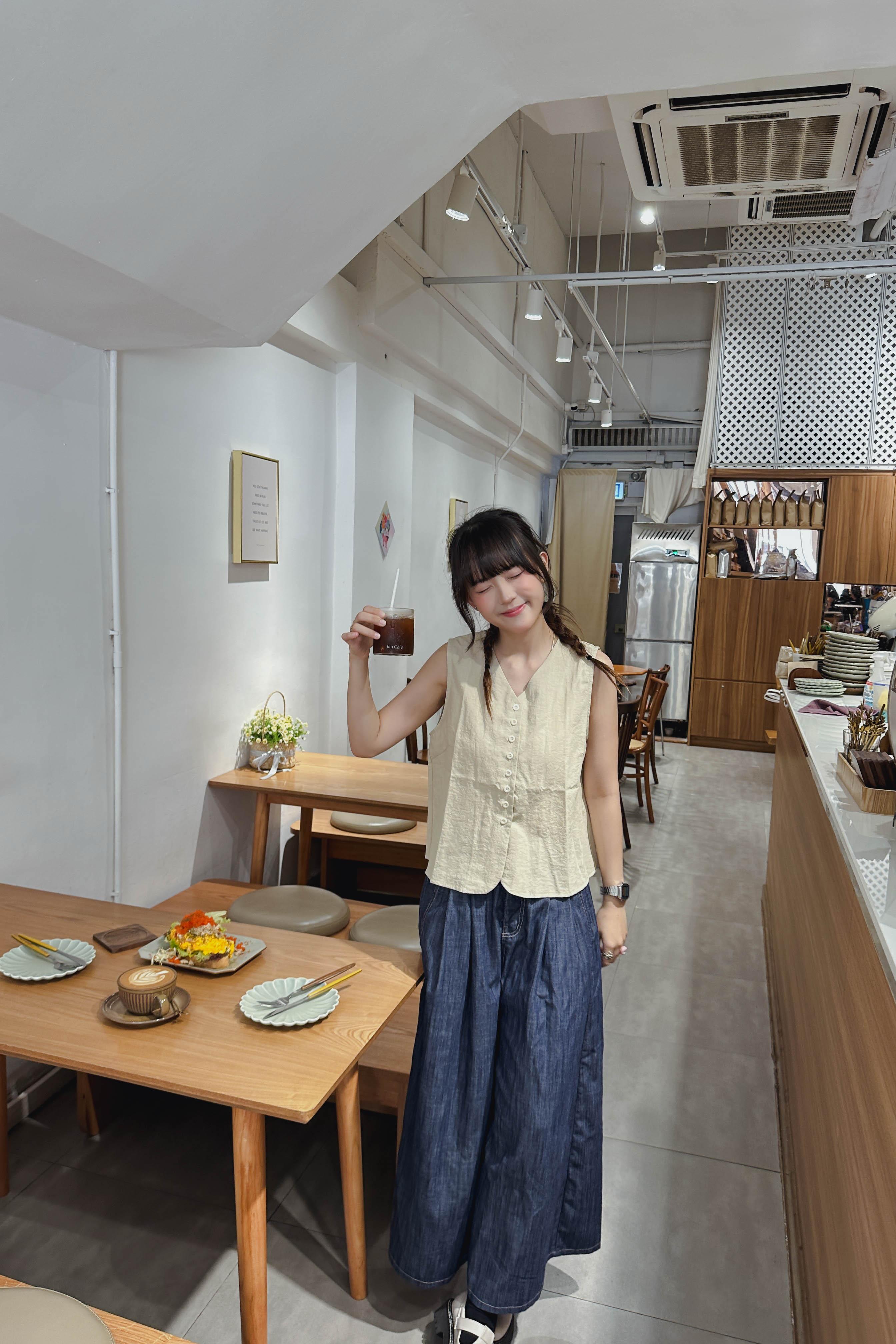 高級感天絲涼料V領背心 (兩色入)