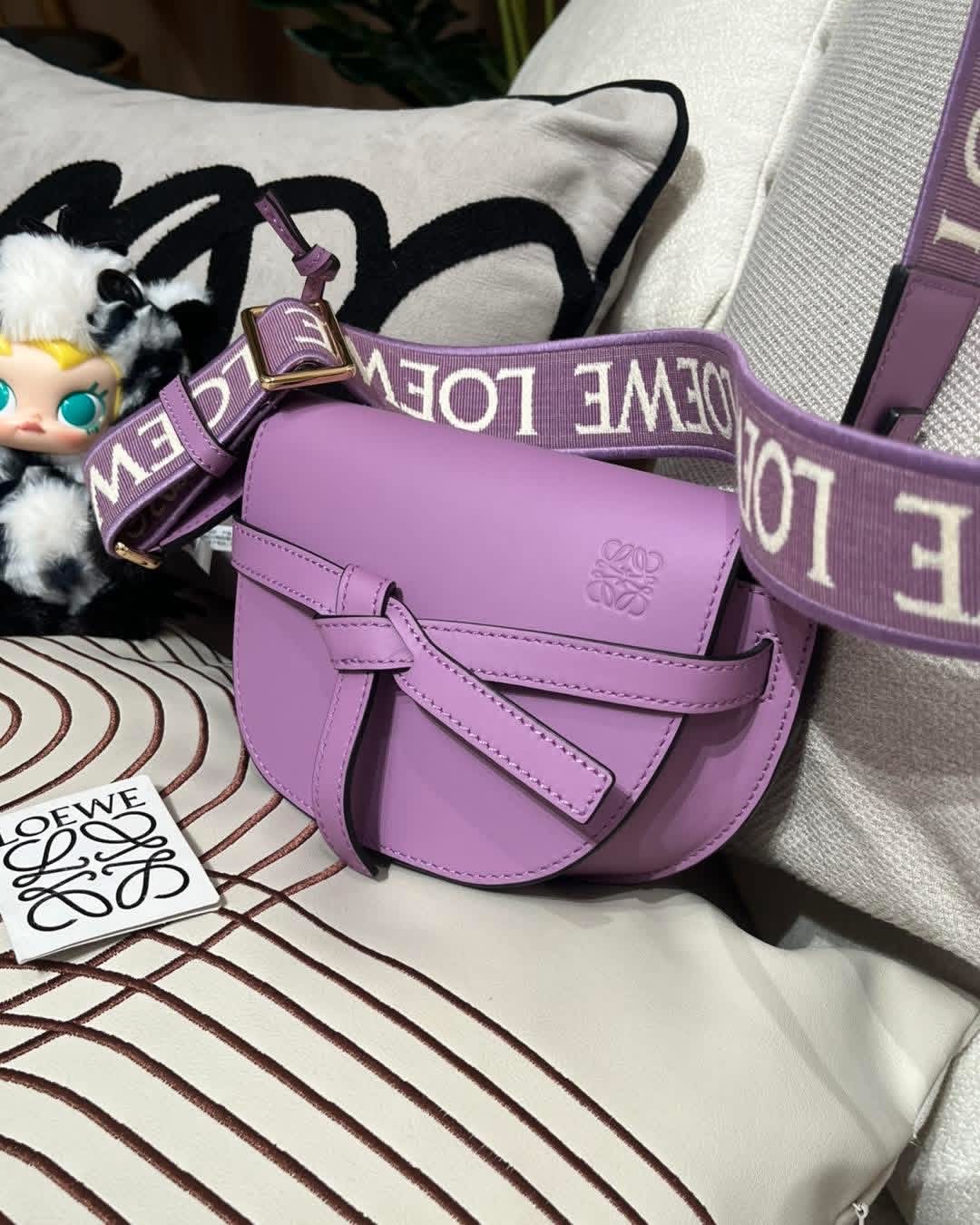 Loewe gate mini calfskin, 100%Authentic ,99%new ✅Dust bag