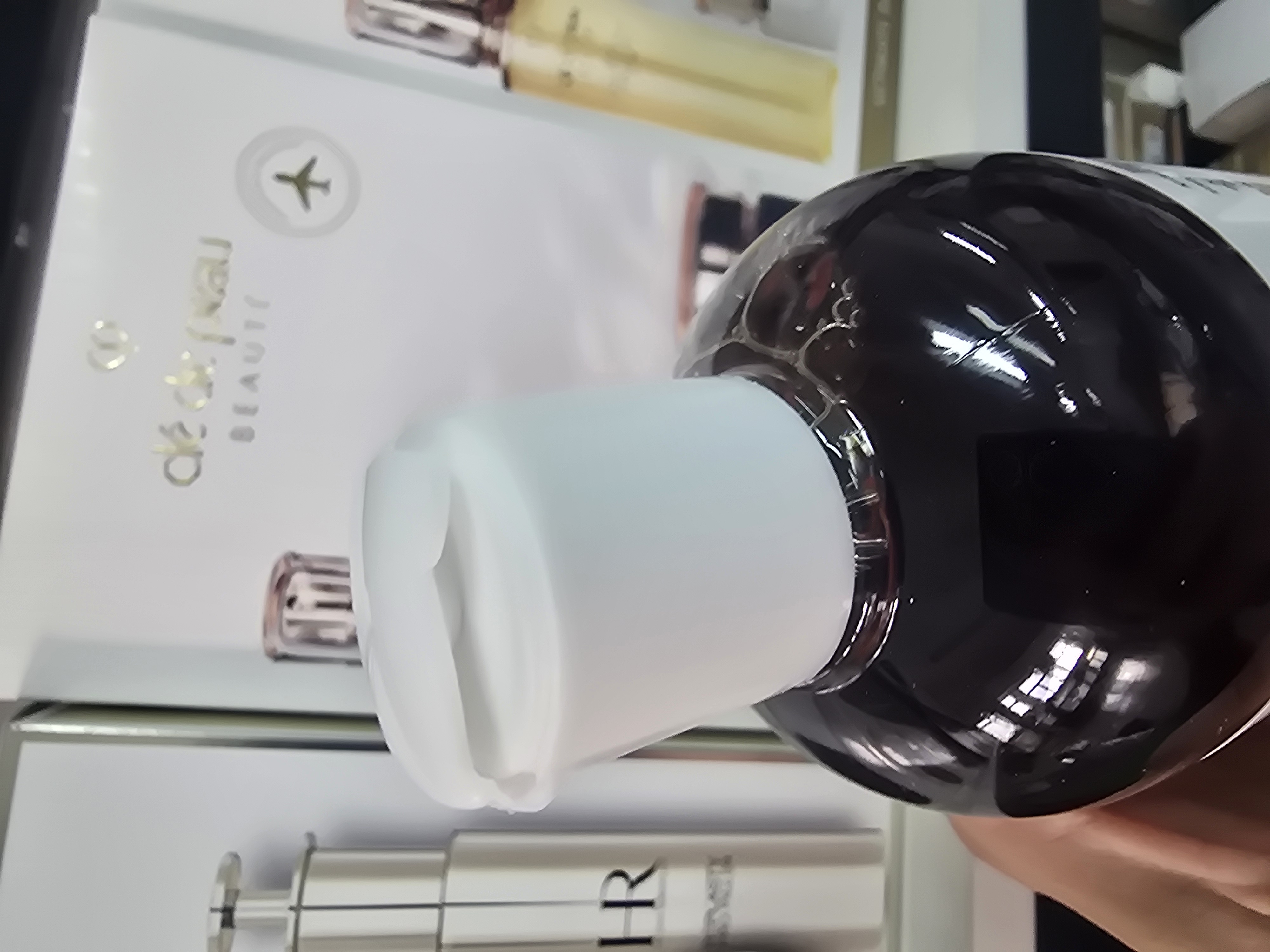 清貨價 kiehls金盞花水500ml ( 爛蓋 ）