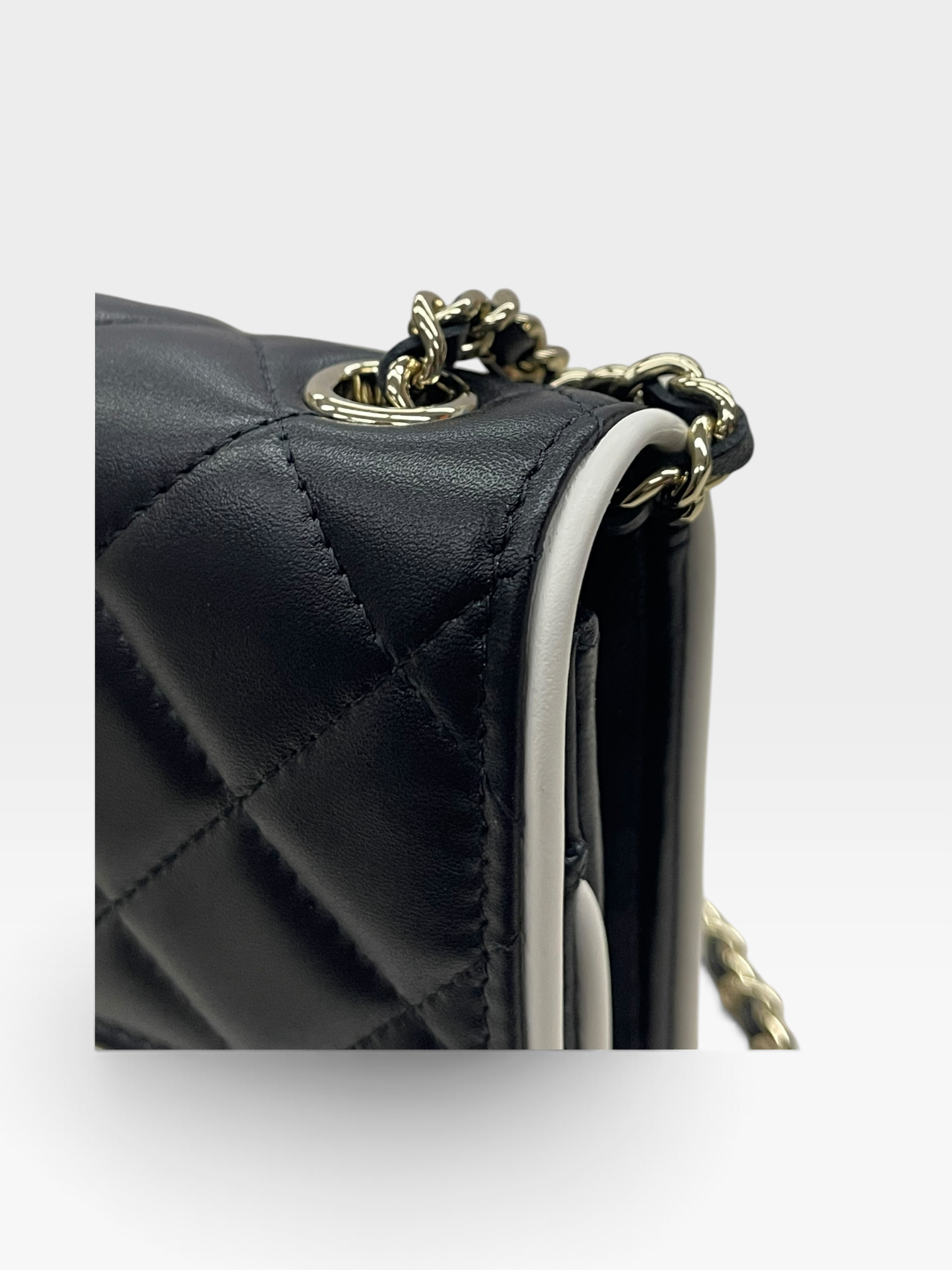 Pre-Owned CHANEL Flap Bag / Product Code: K090418