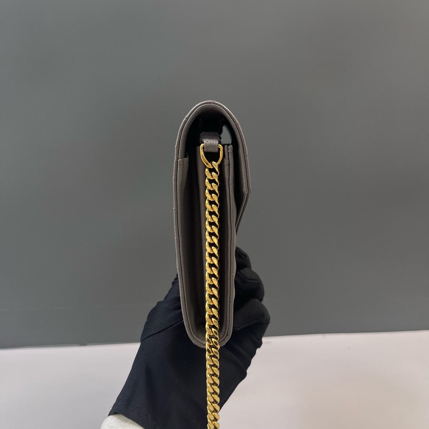 【預訂貨品】YSL大象灰魚子醬皮信封包