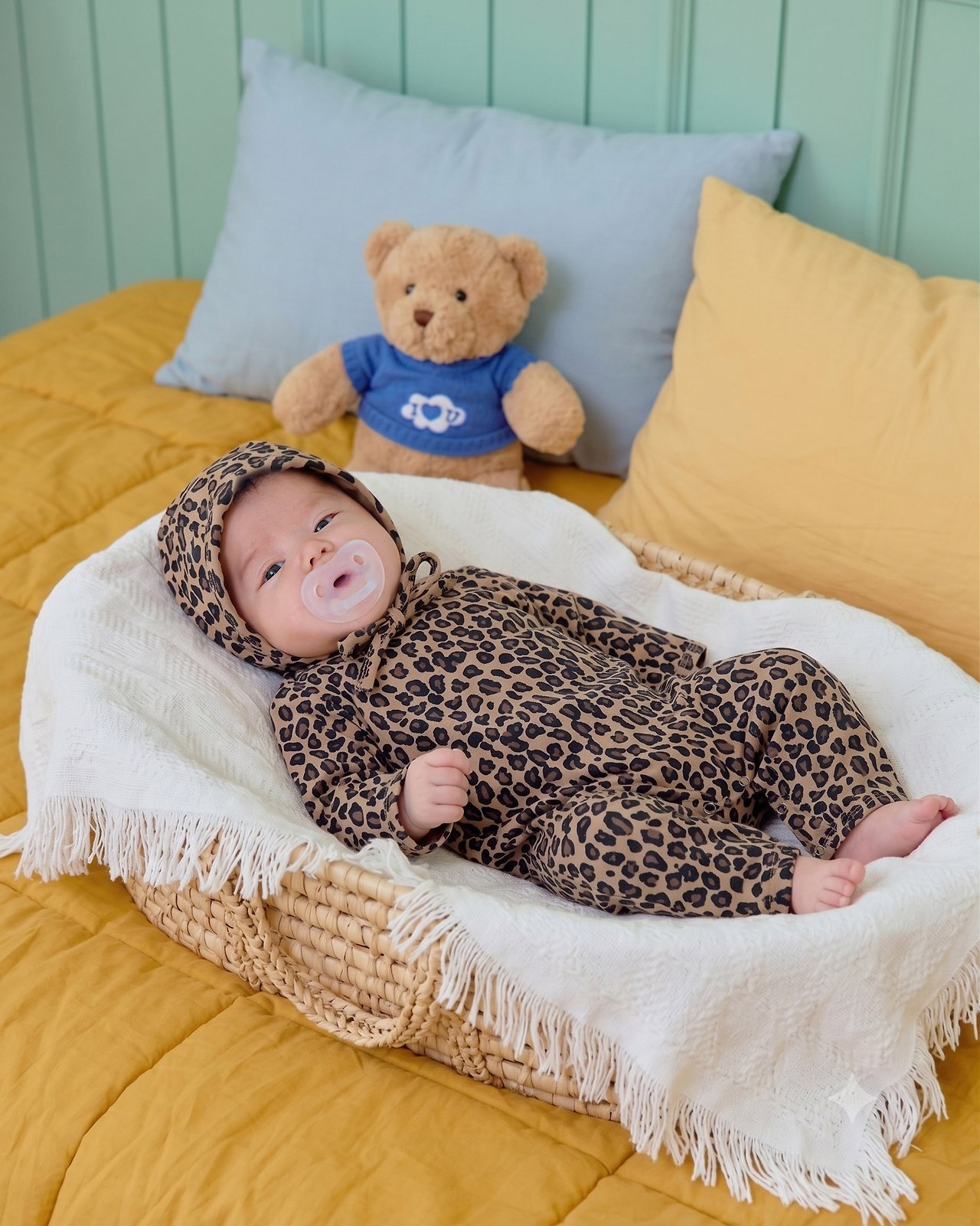 OOTT |  (bebe) Little Leopard Print Full-Body Suit + Bonnet Set
