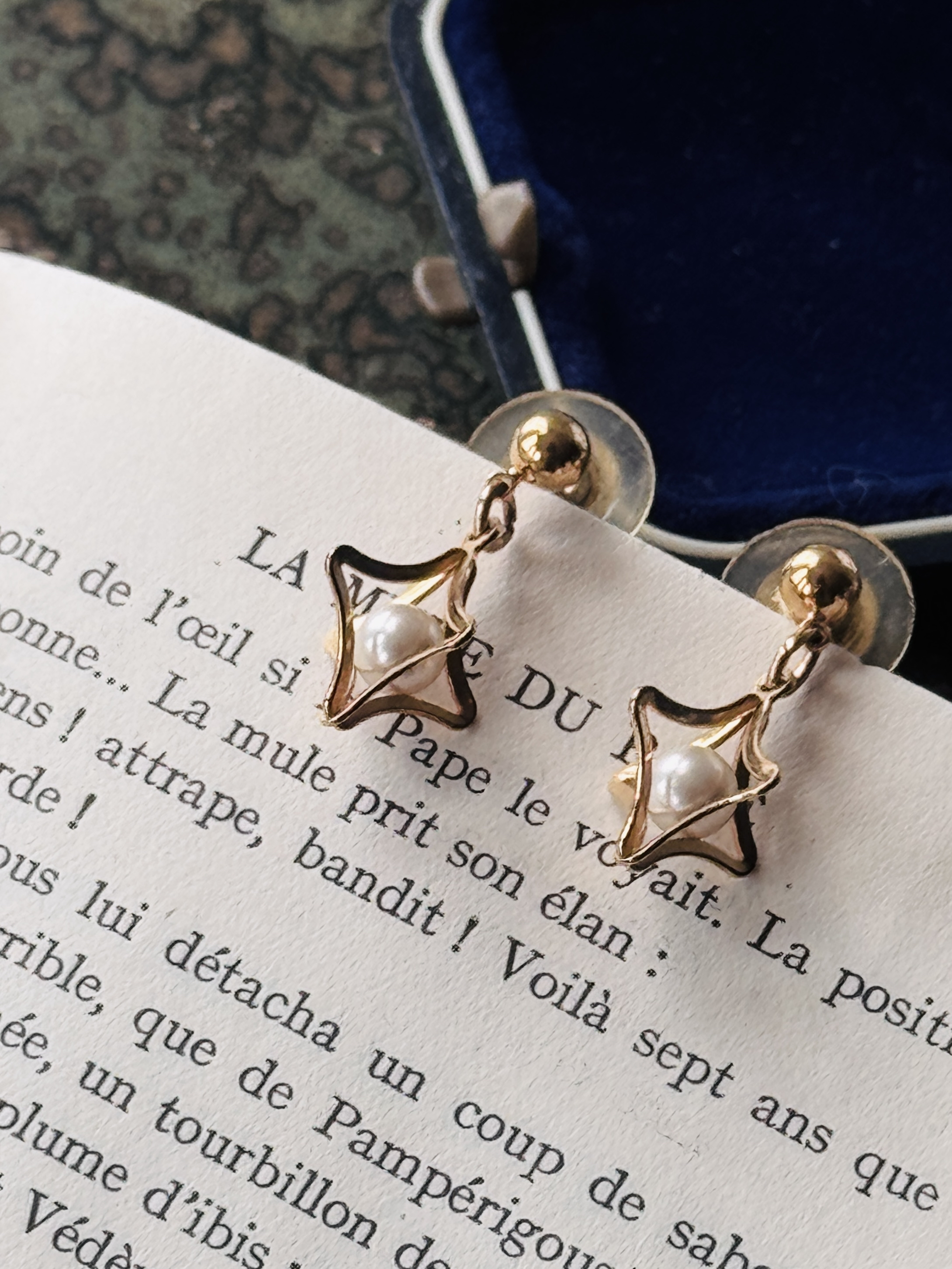 Vintage Pearl Starburst Golden Stud Earrings （MT2585-6)